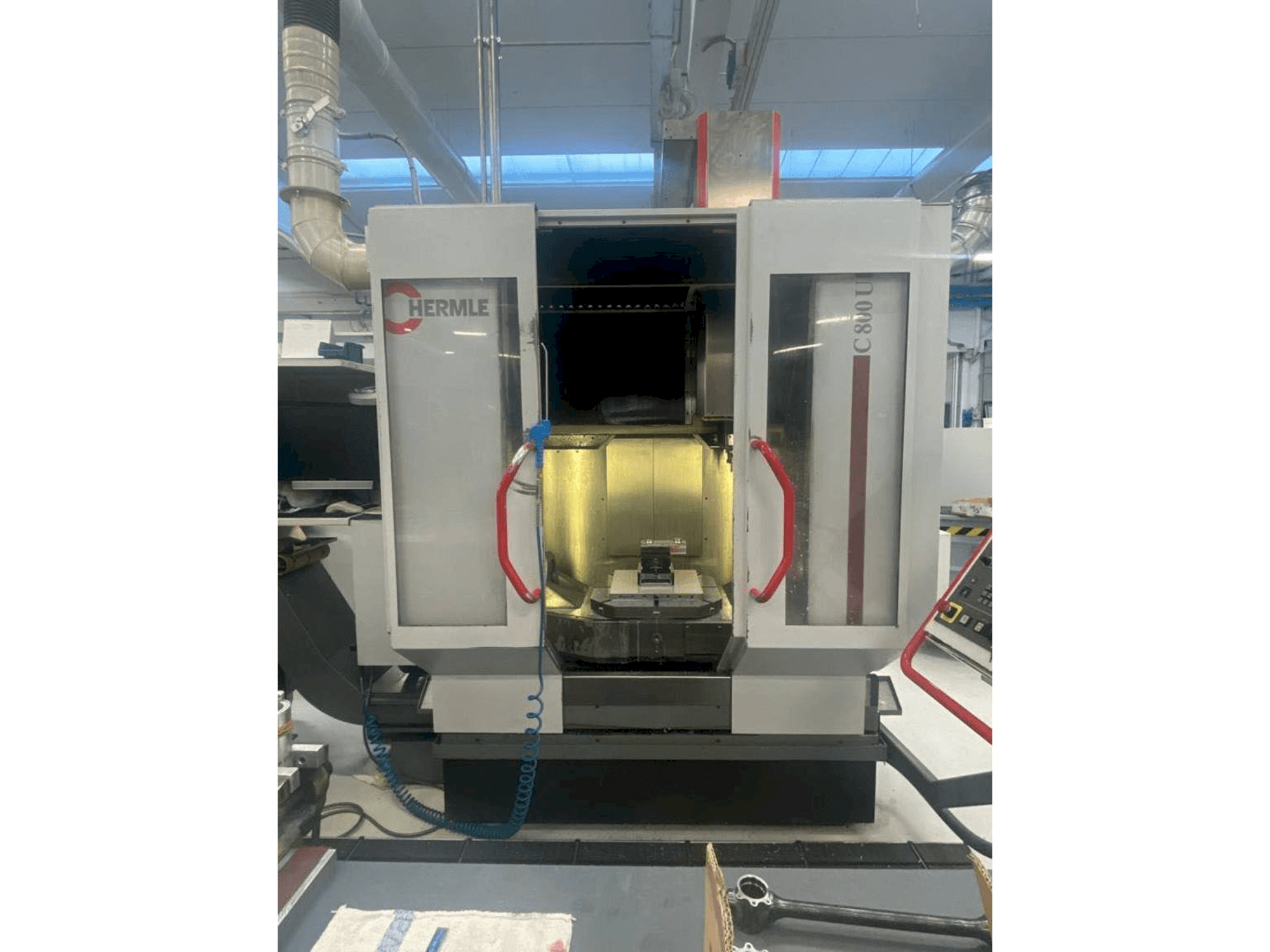 Vista Frontal da HERMLE C800U máquina