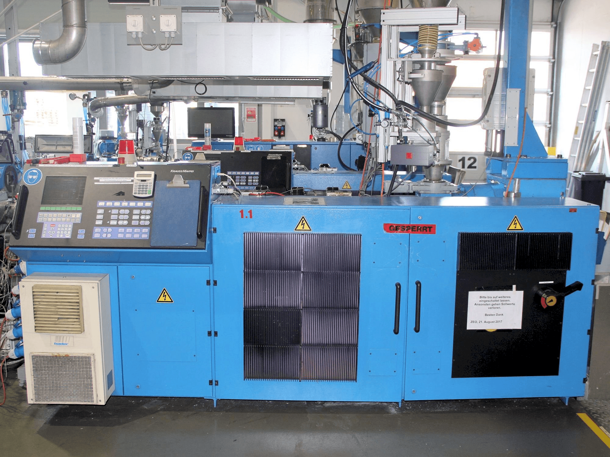 Vista Frontal da Krauss Maffei KME 1-75-30 B máquina