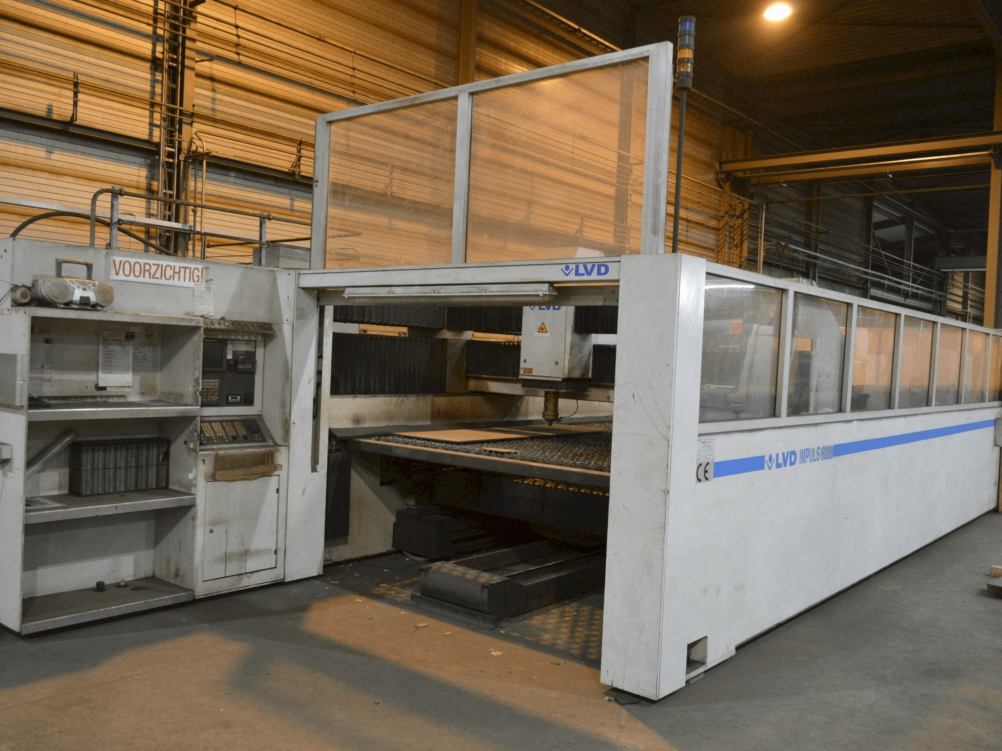 Vista Frontal da LVD IMPULS 6020 máquina