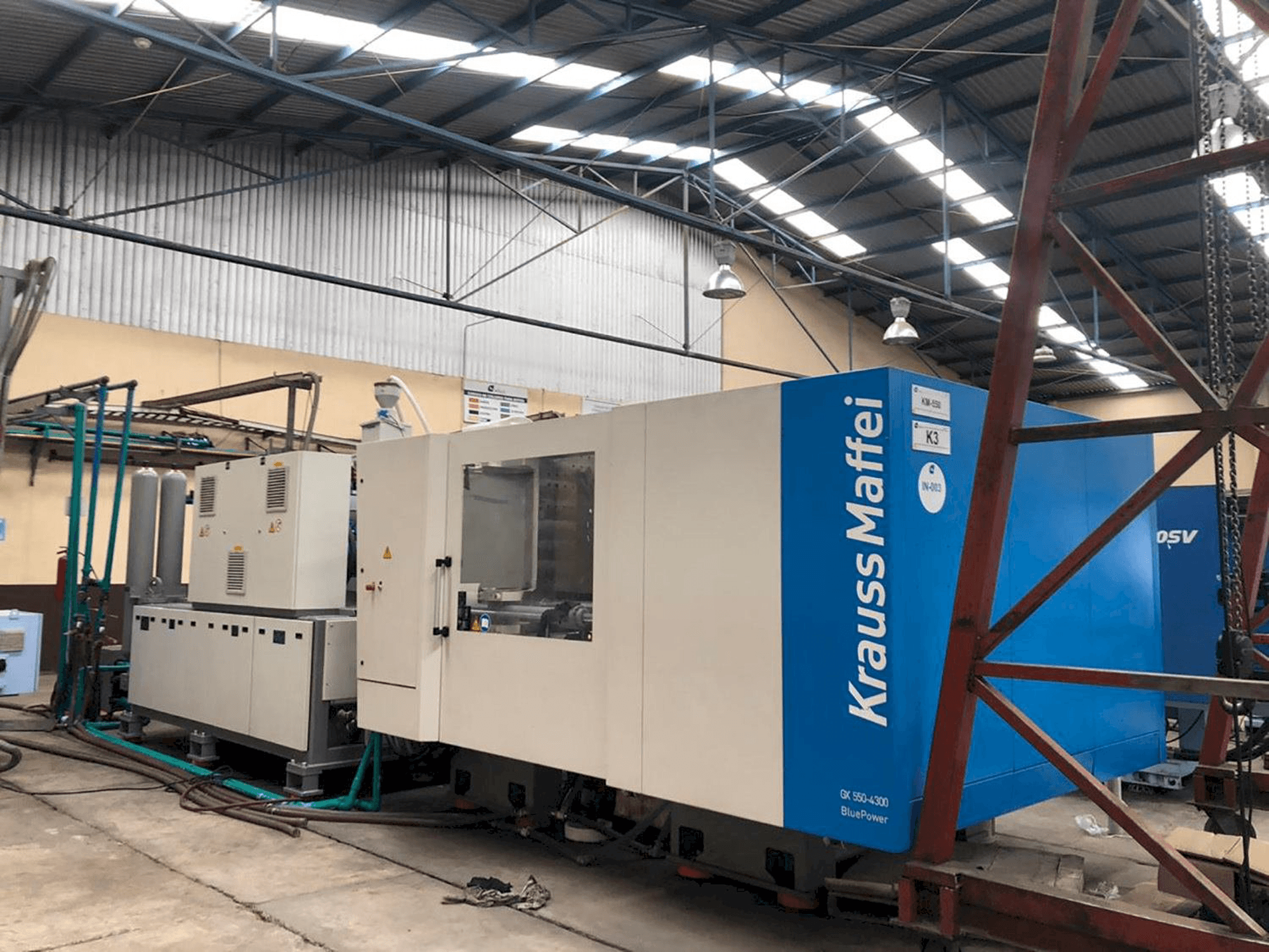 Vista Frontal da Krauss Maffei 550-4300 GX máquina