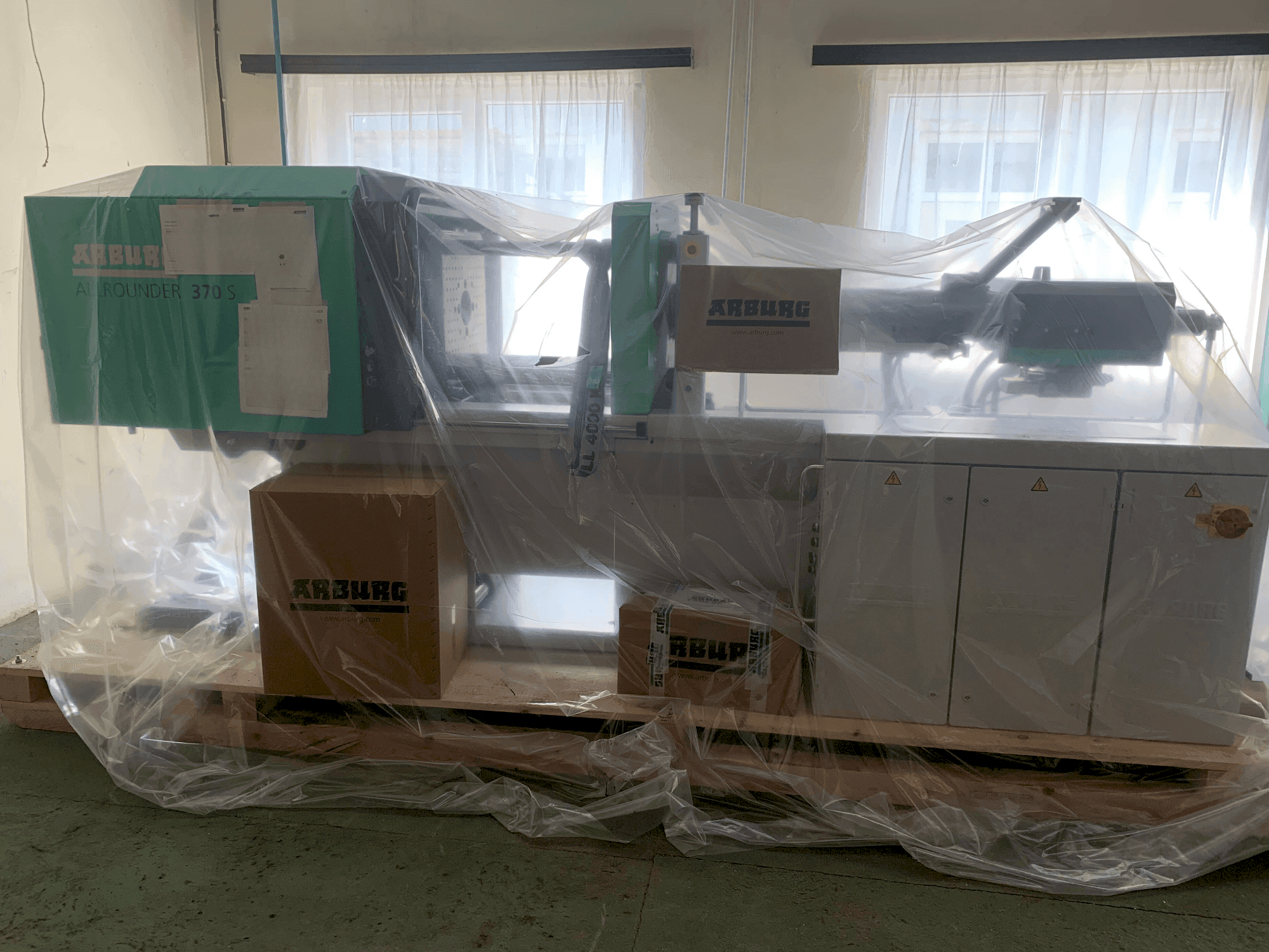 Vista Frontal da Arburg 370 S 600-290 U máquina