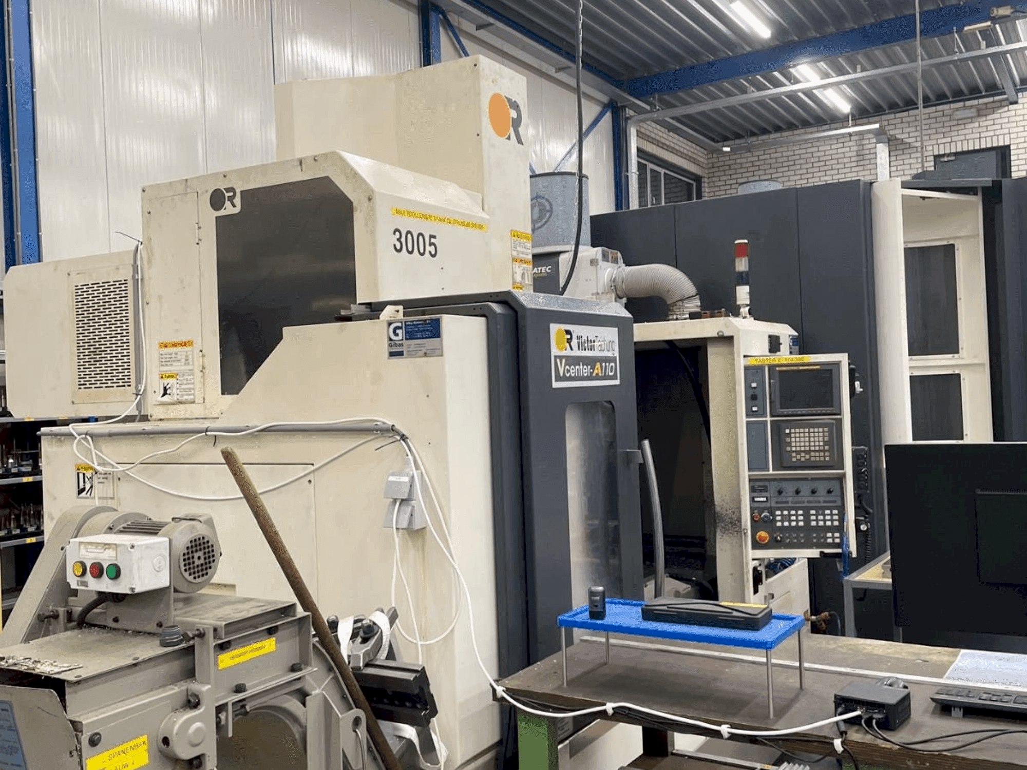 Vista Frontal da VICTOR TAICHUNG A110 máquina