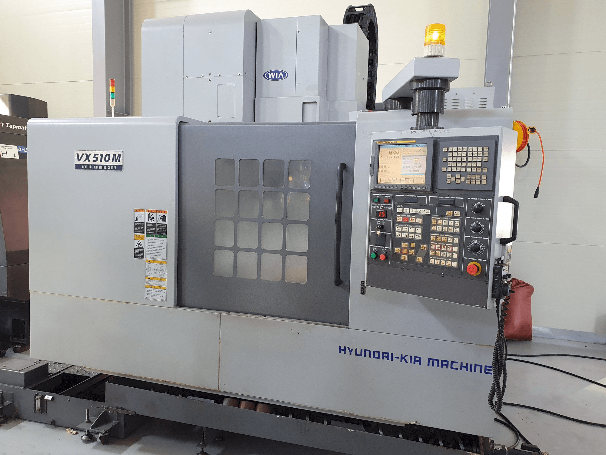 Vista Frontal da Hyundai Kia VX510M máquina