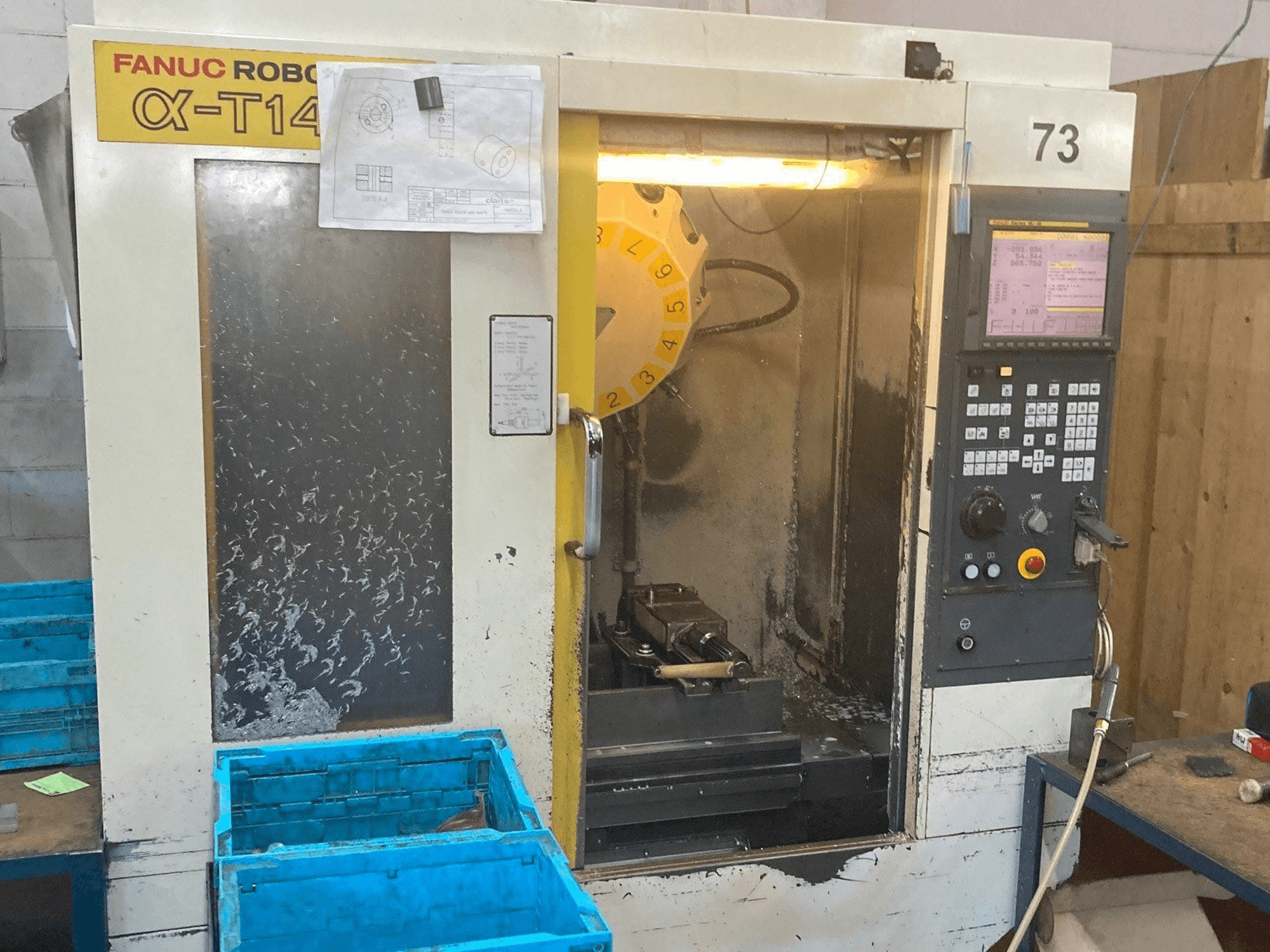 Vista Frontal da FANUC Robodrill alfa-T14iA máquina