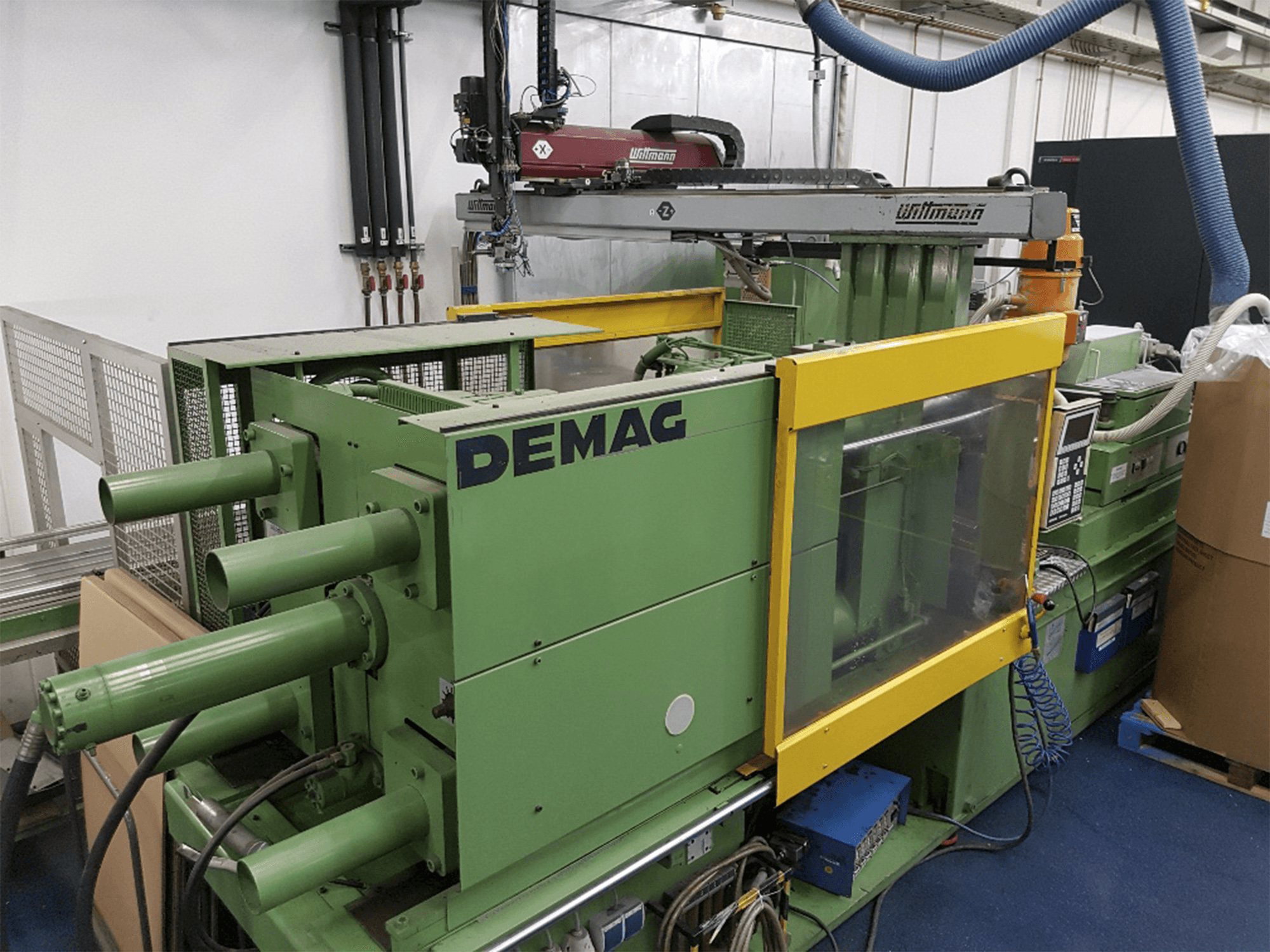 Vista Esquerda da DEMAG D200-730 NCIII máquina