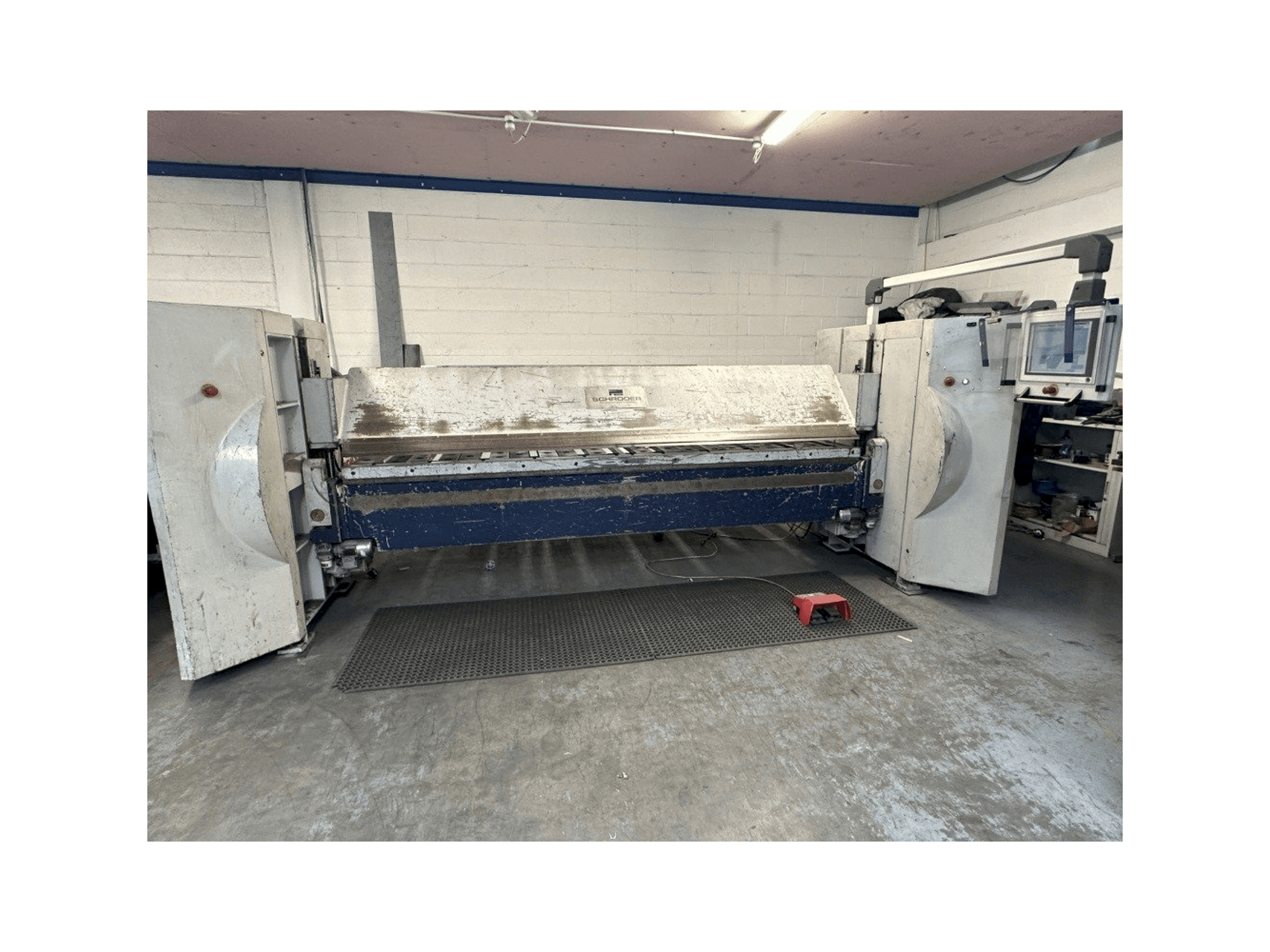 Vista Frontal da SCHRODER SPB 3200/3.0 máquina