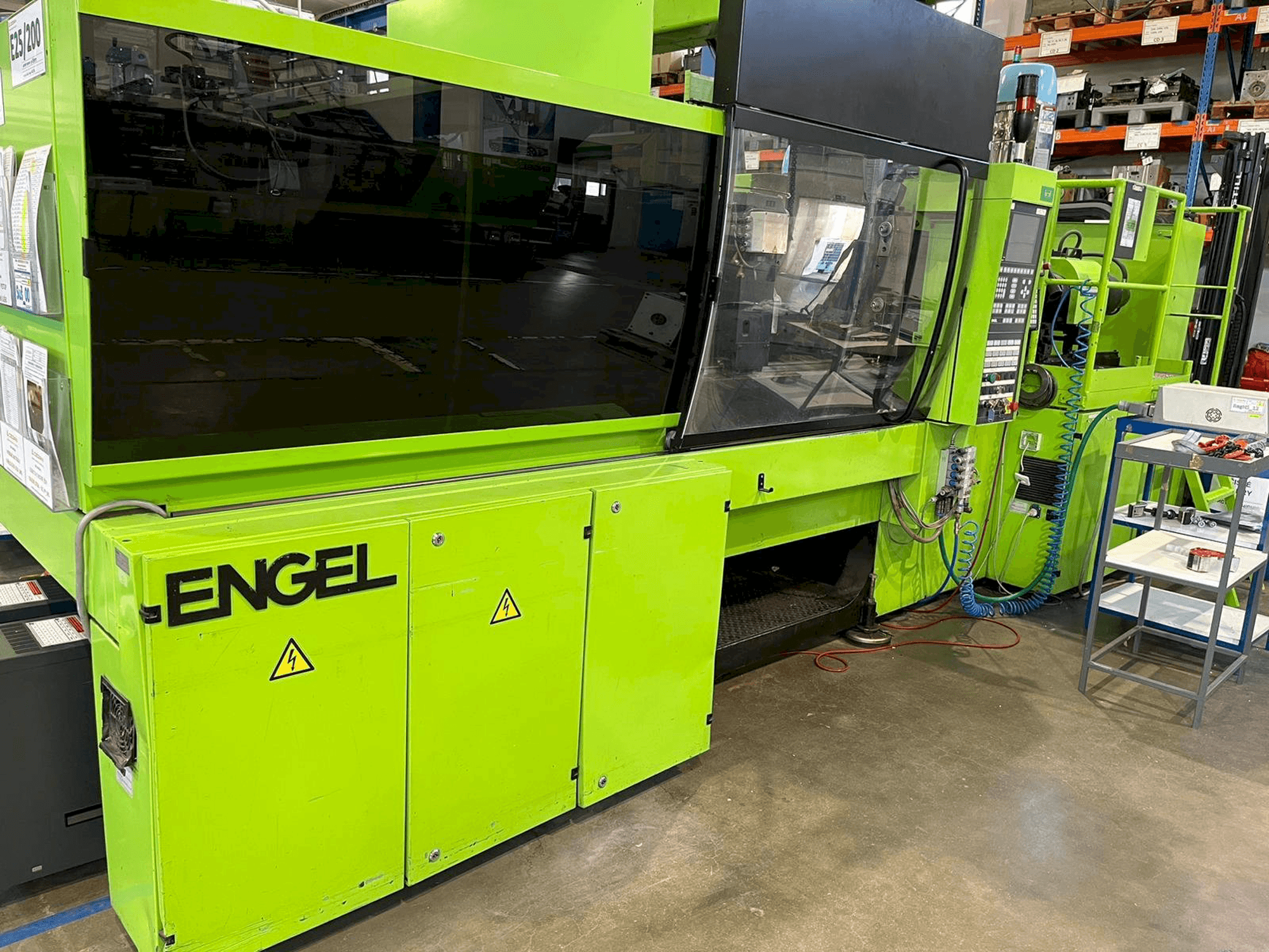 Vista Frontal da Engel ES 650/150 HL máquina