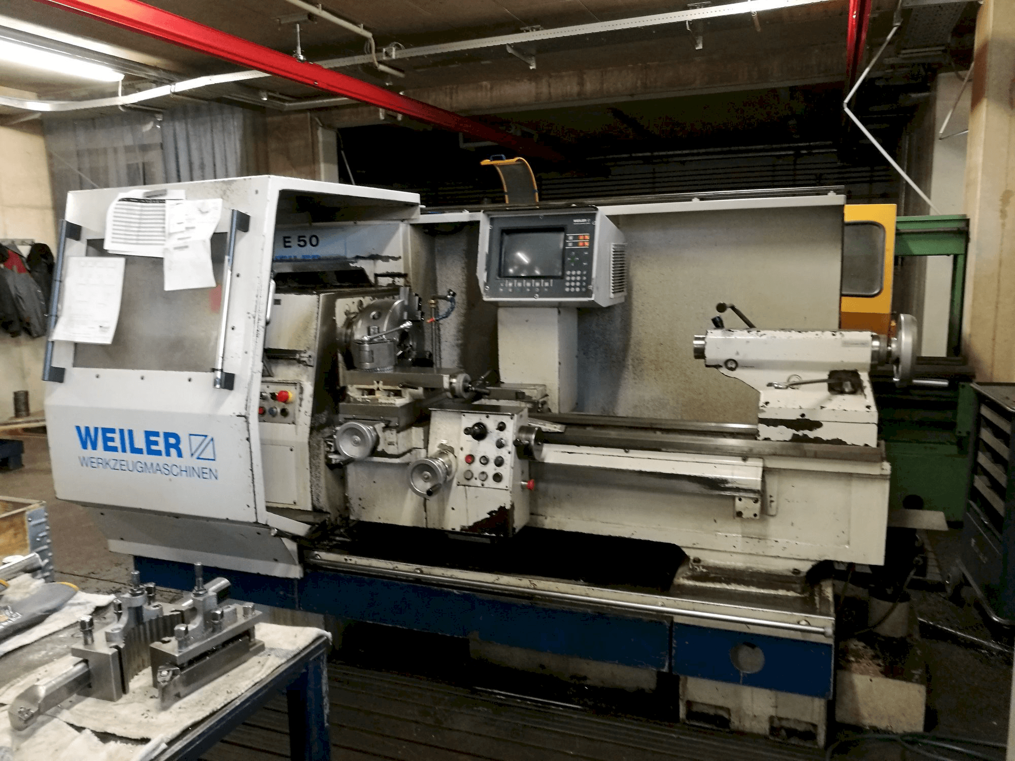 Vista Frontal da Weiler E50/1 máquina