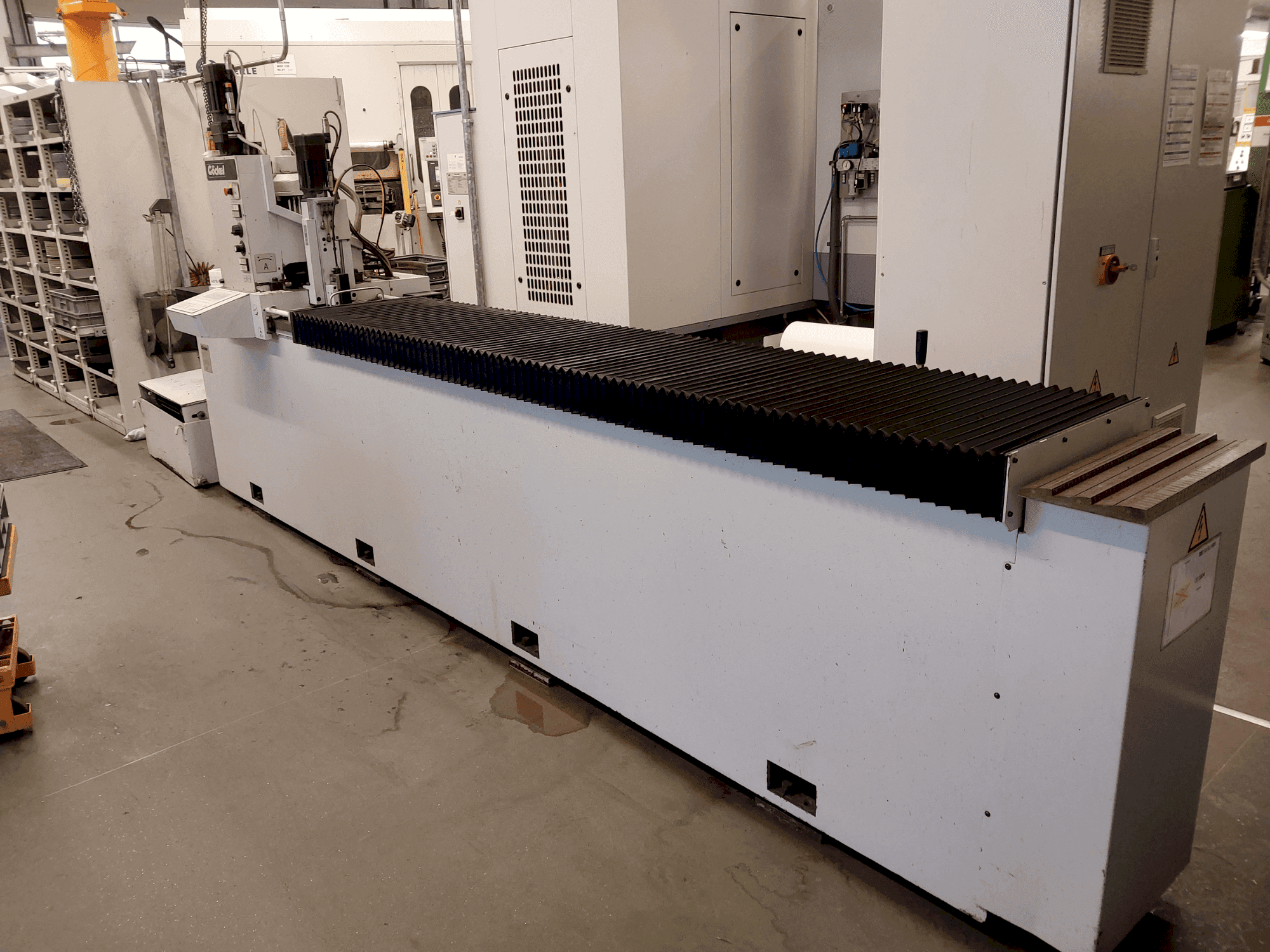 Vista Frontal da GÖCKEL G50 elTrob máquina