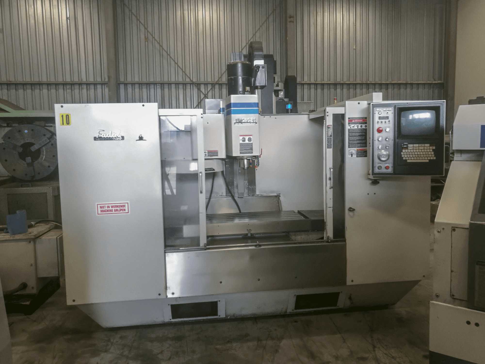 Vista Frontal da FADAL VMC 4020HT máquina