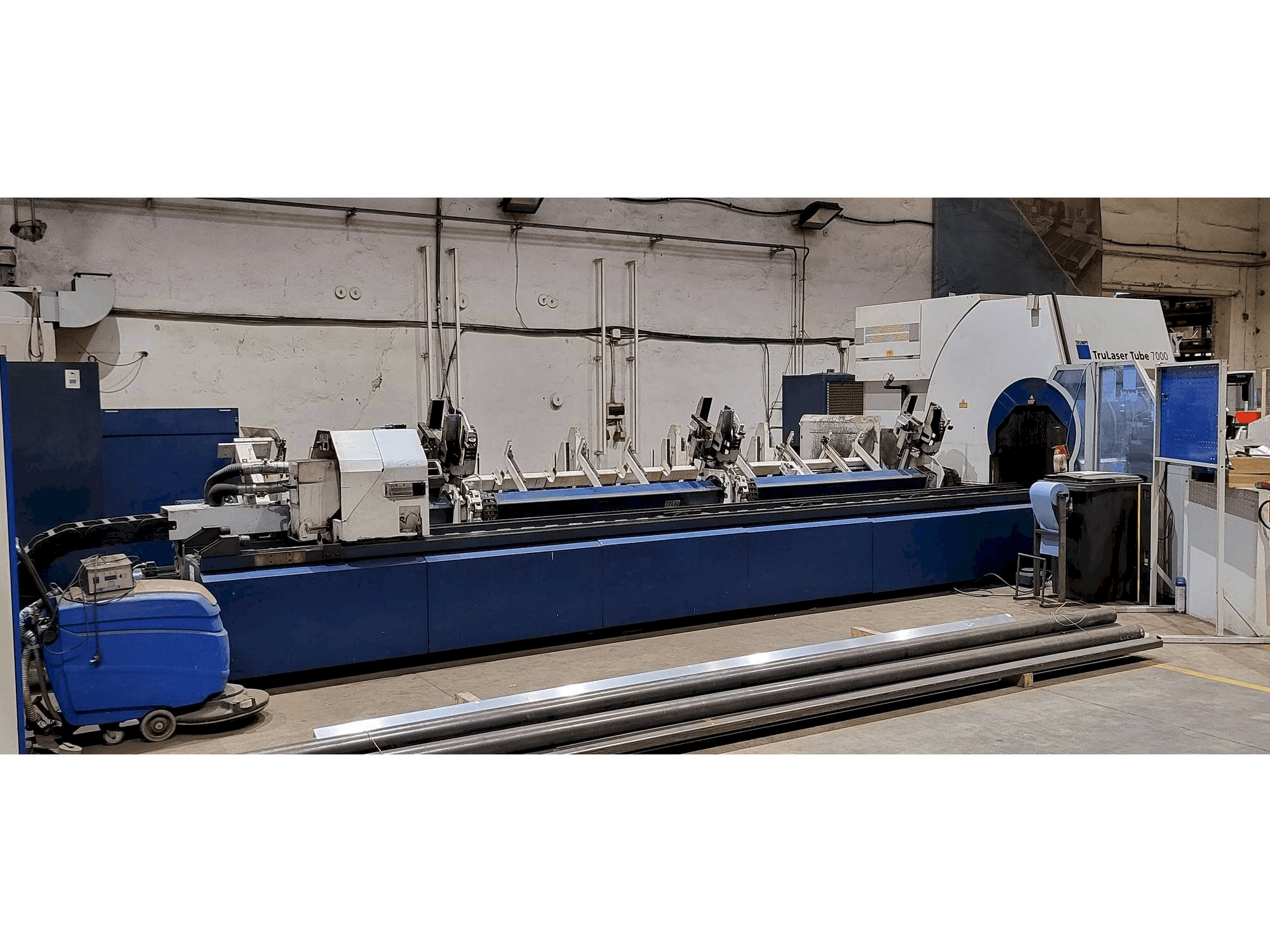 Vista Frontal da Trumpf TruLaser Tube 7000 máquina