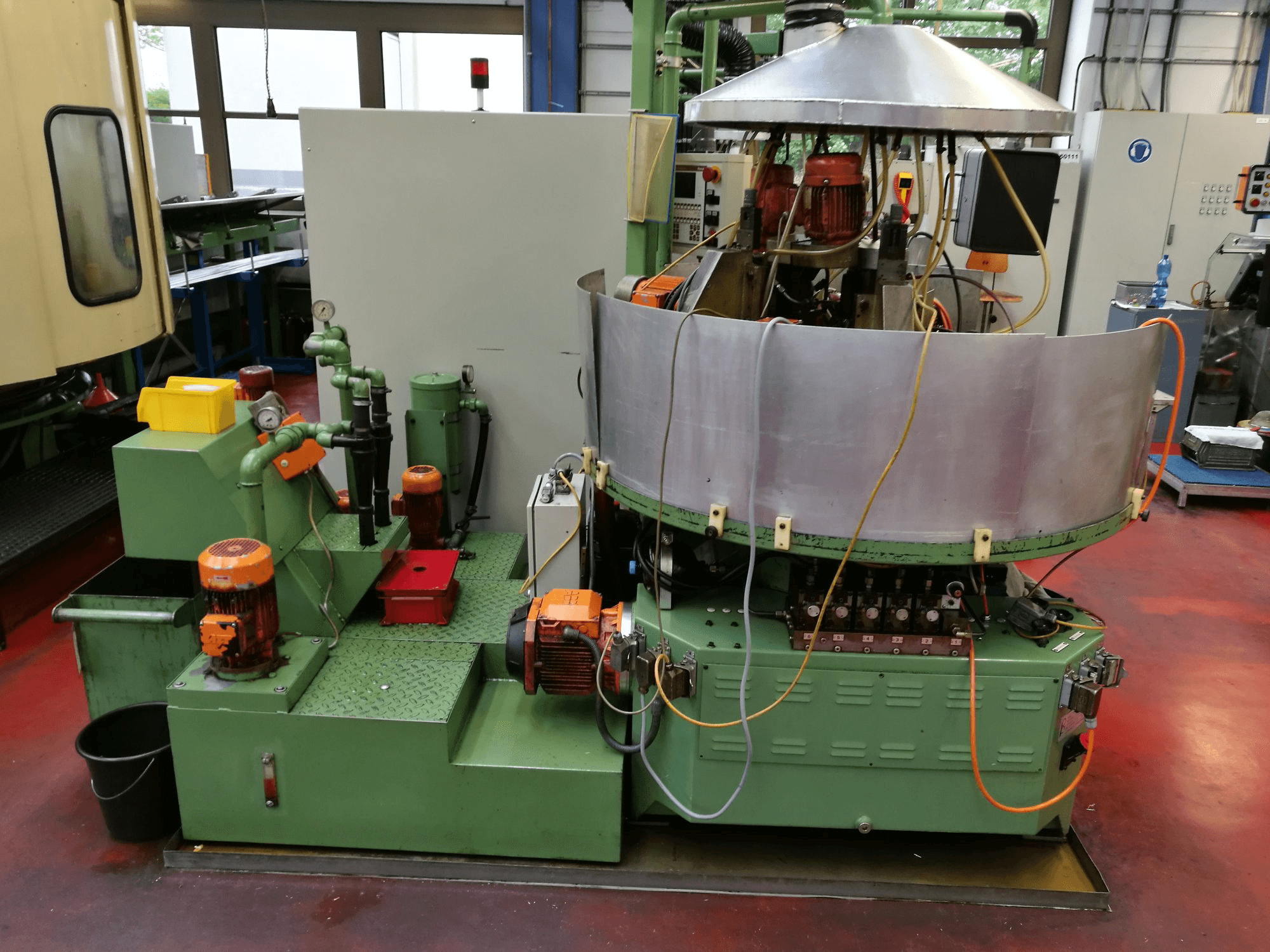 Vista Frontal da RIS-INGOLD Rismatic 151LN-12 máquina