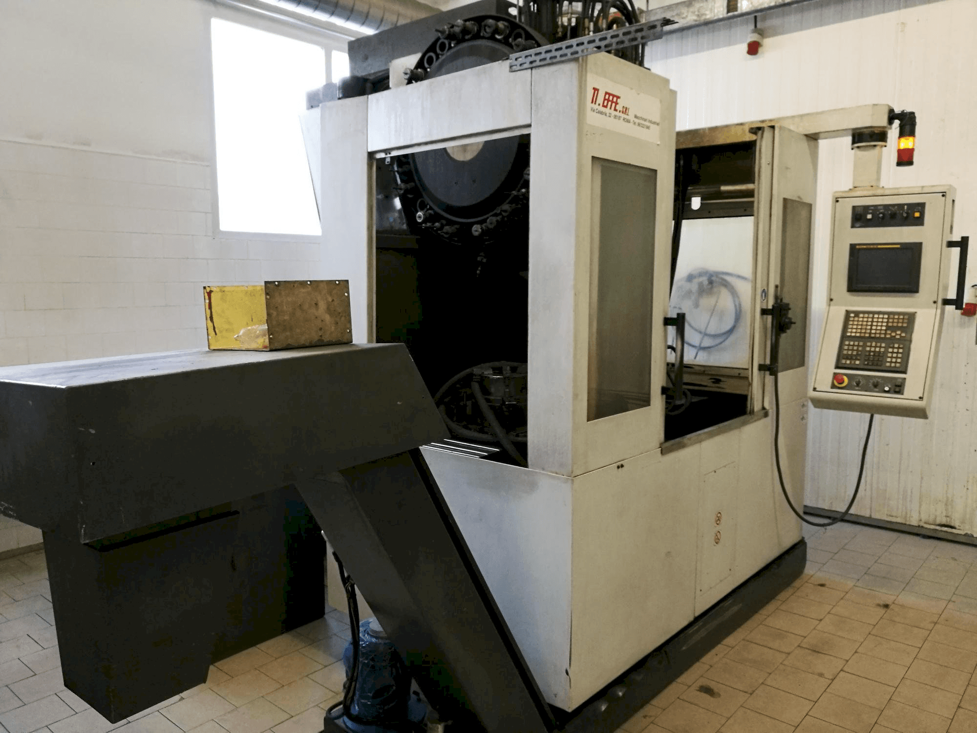 Vista Frontal da RMT Kompakt 8 máquina