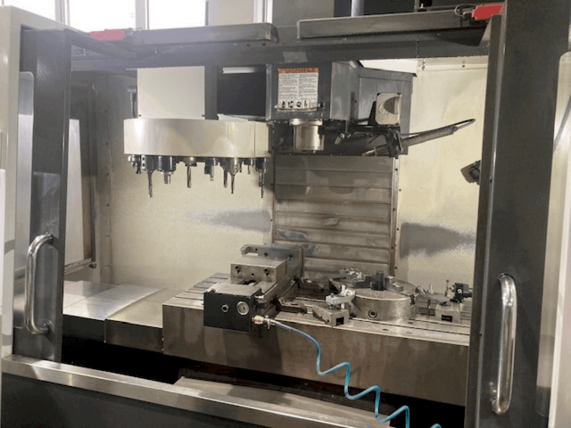 Vista Frontal da HAAS VF 3 máquina