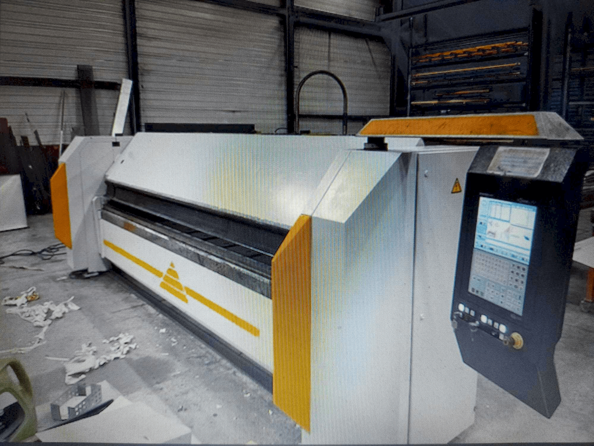 Vista Frontal da RAS 73.40 flexibend máquina