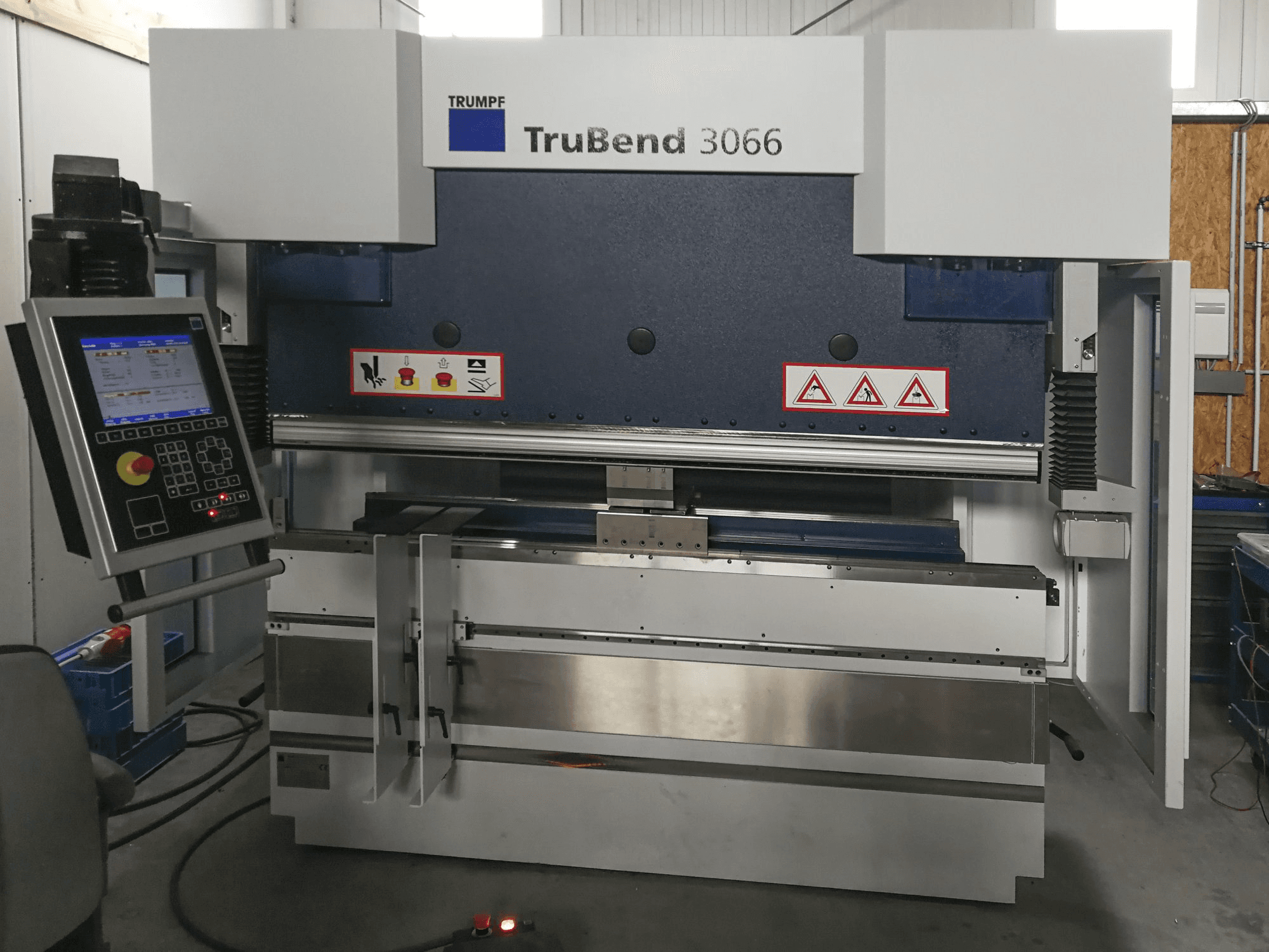 Vista Frontal da Trumpf TruBend 3066 máquina
