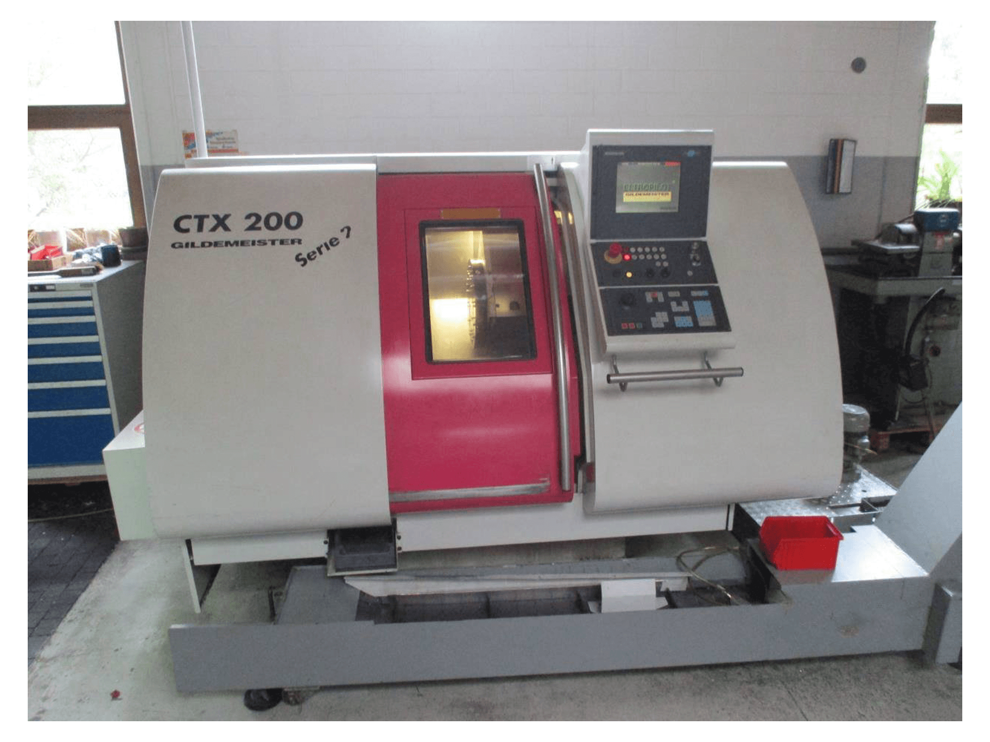 Vista Frontal da Gildemeister CTX 200 máquina