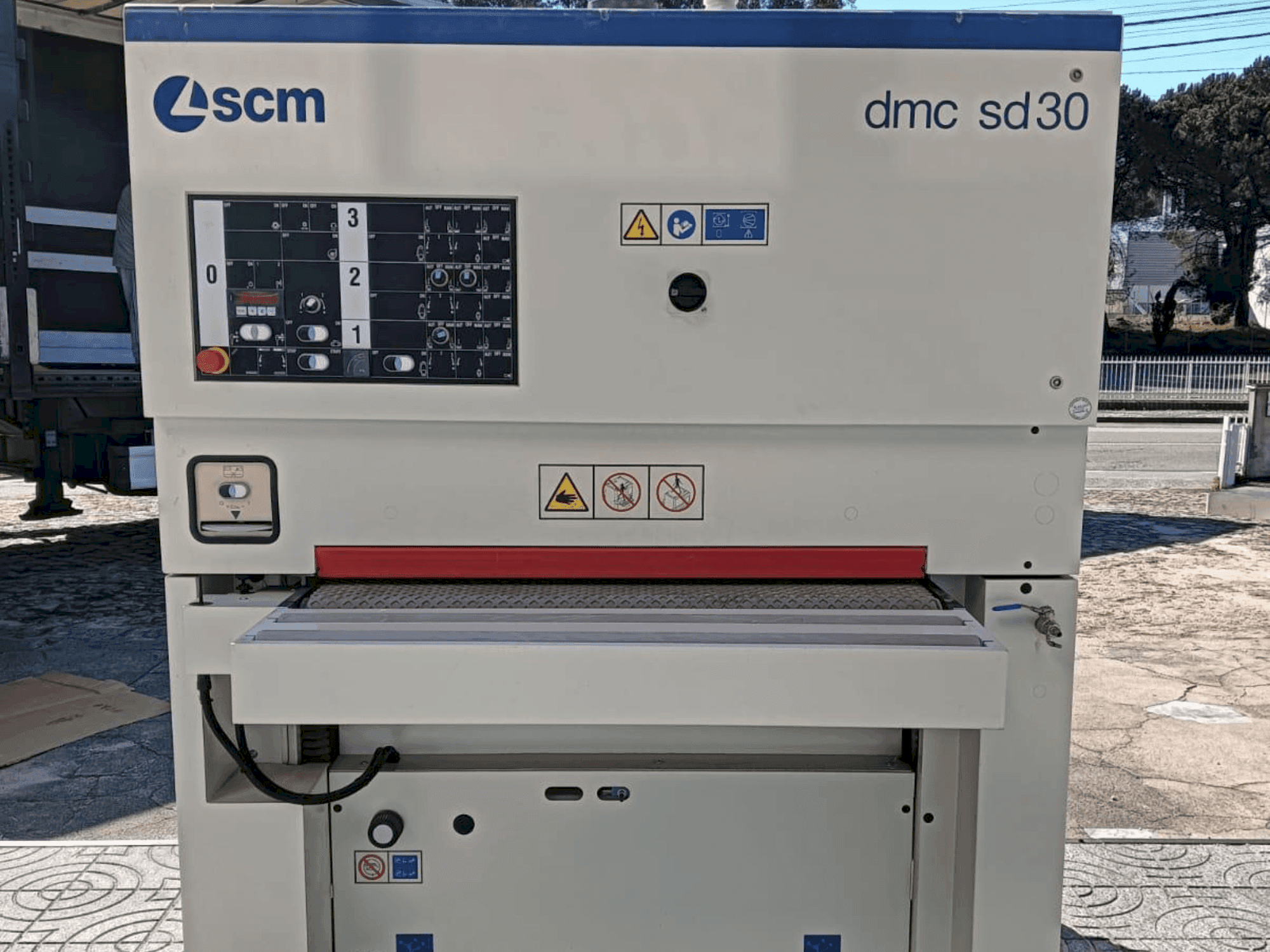 Vista Frontal da SMCTL DMC SD 30 RCS 110 máquina