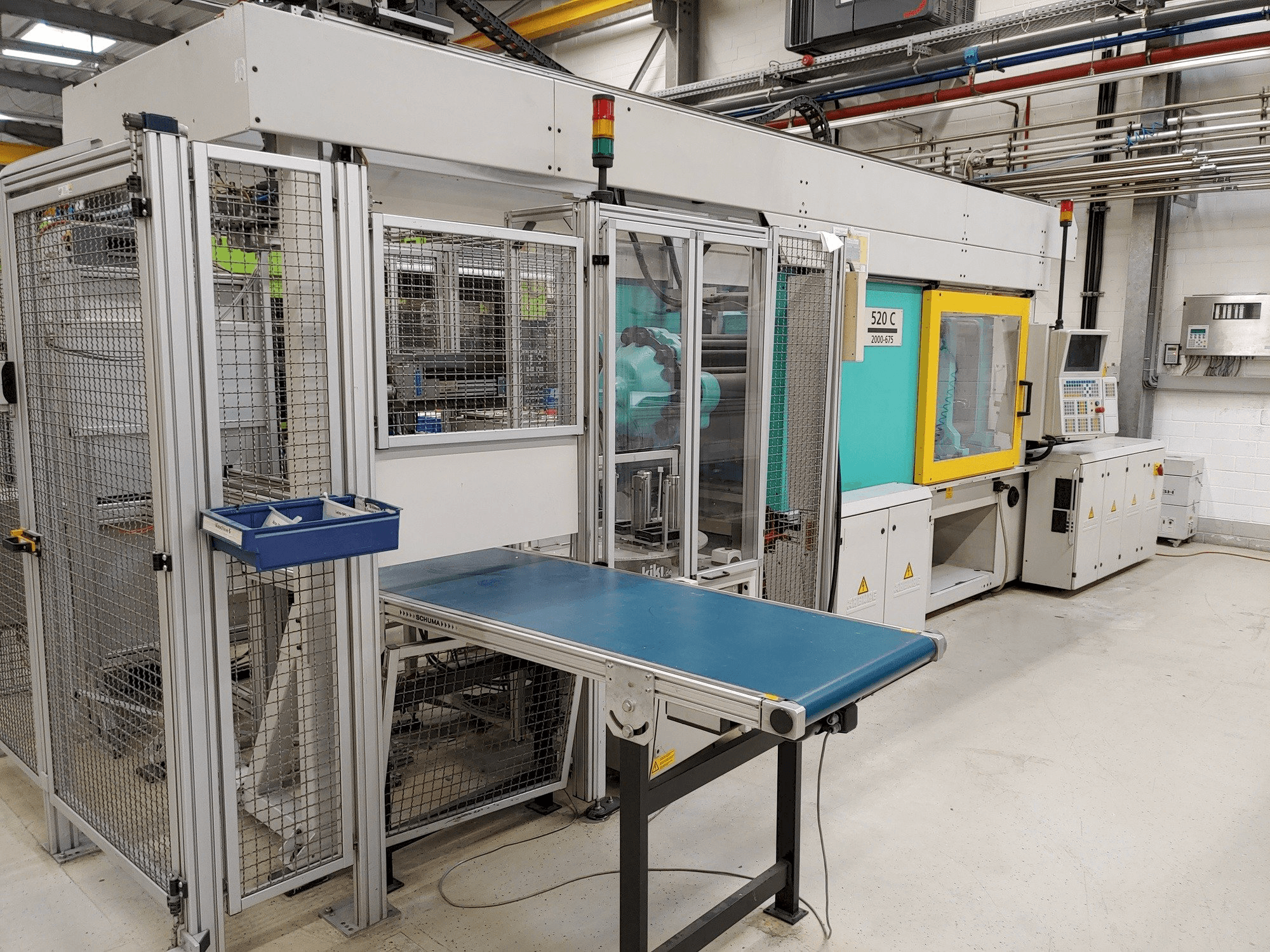 Vista Frontal da Arburg Allrounder 520 C 2000-675 máquina