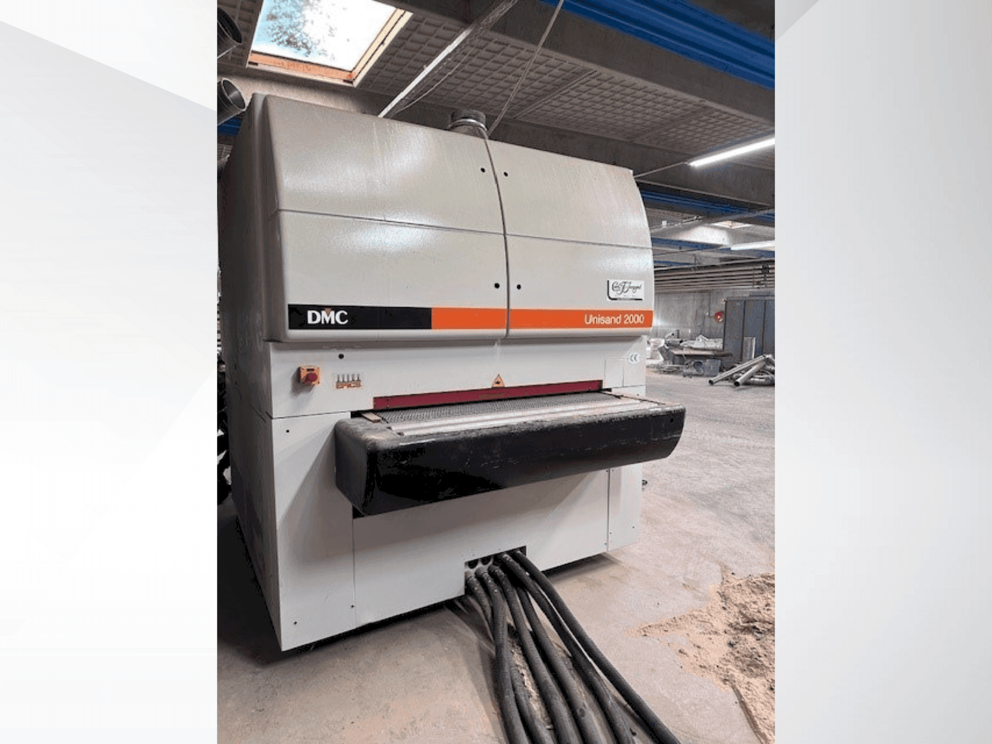 Vista Frontal da DMC US 2000 M4 máquina