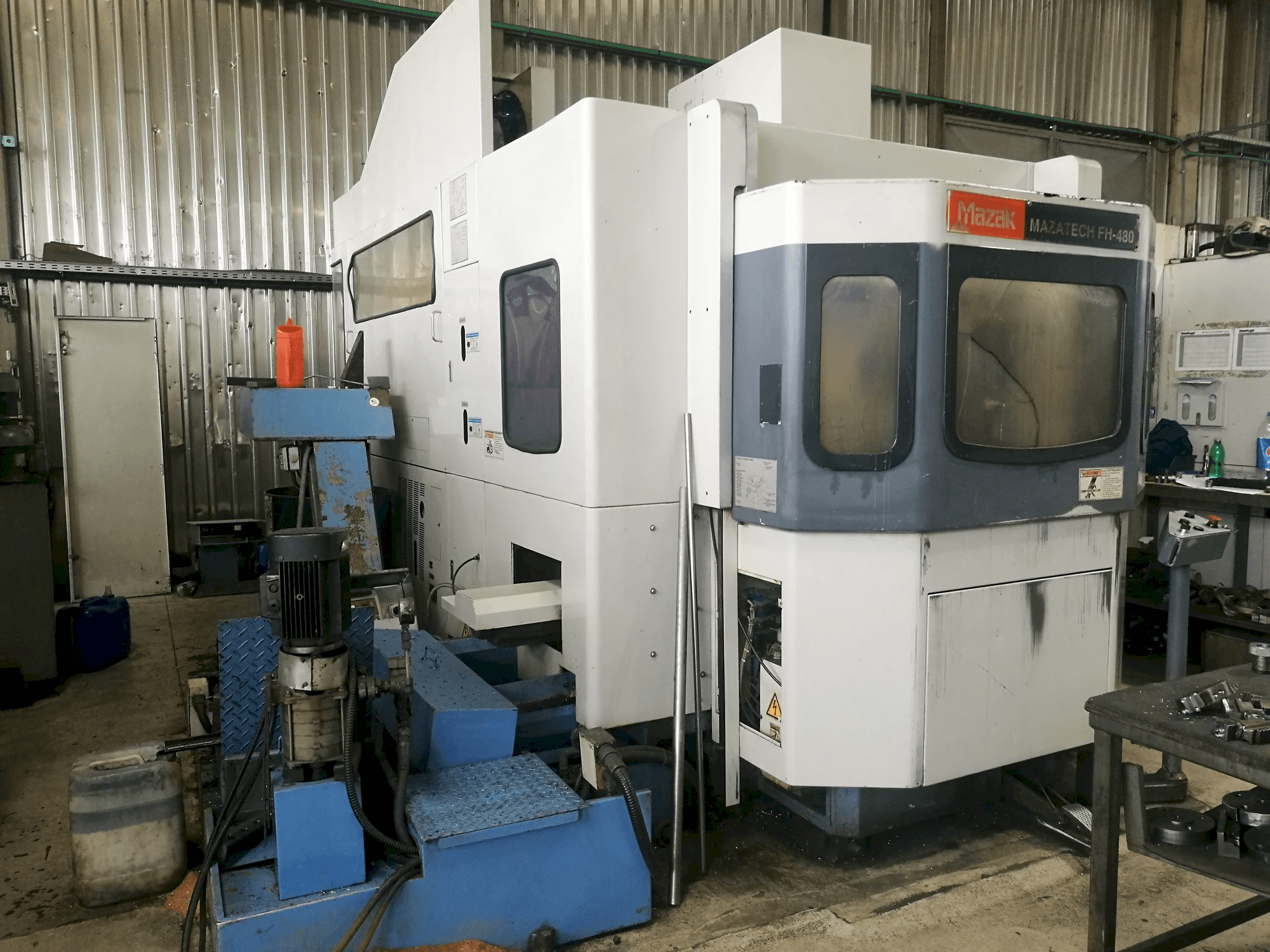 Vista Lateral Esquerda da Mazak FH-480 máquina