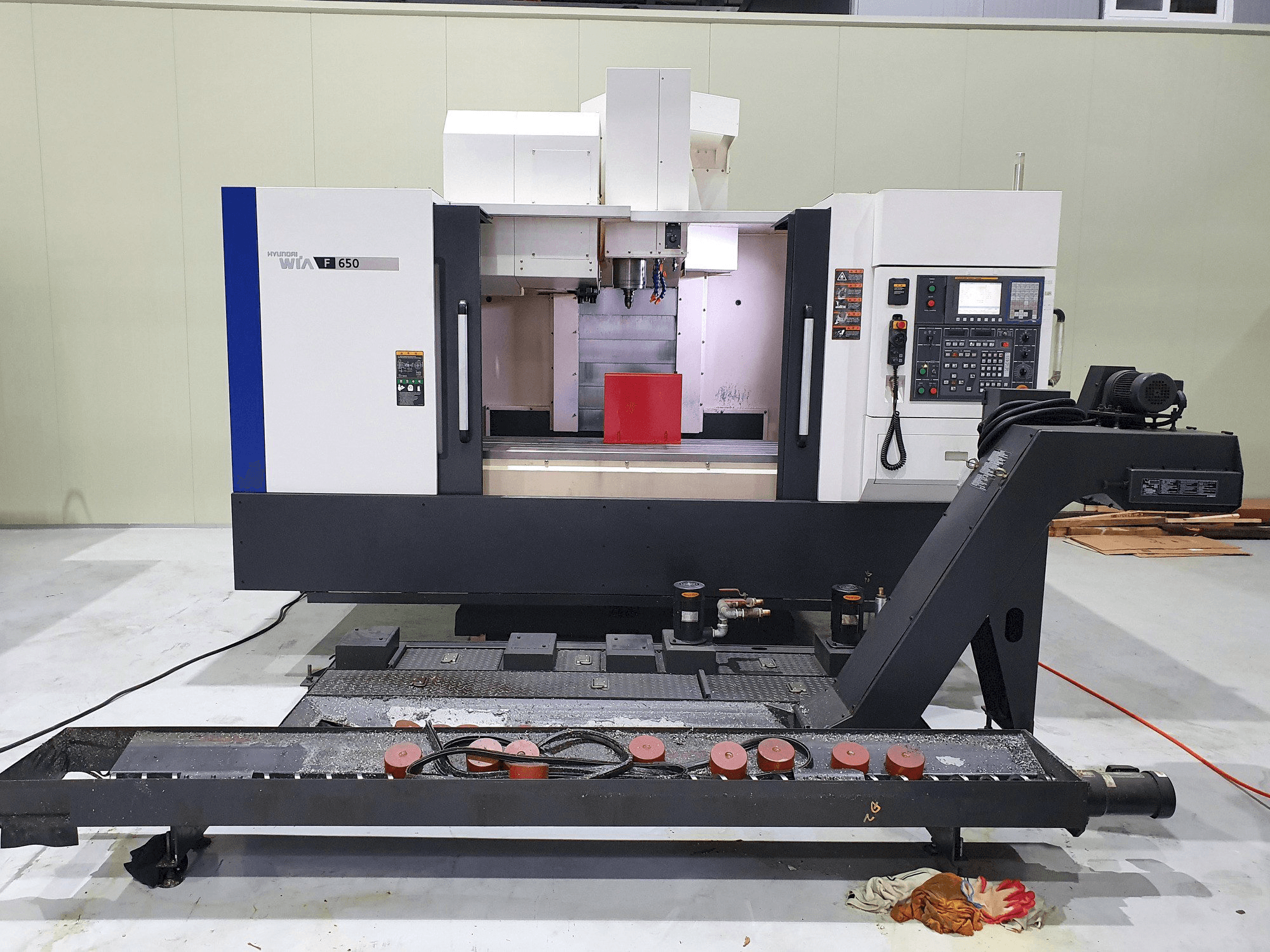 Vista Frontal da Hyundai Wia F650 máquina