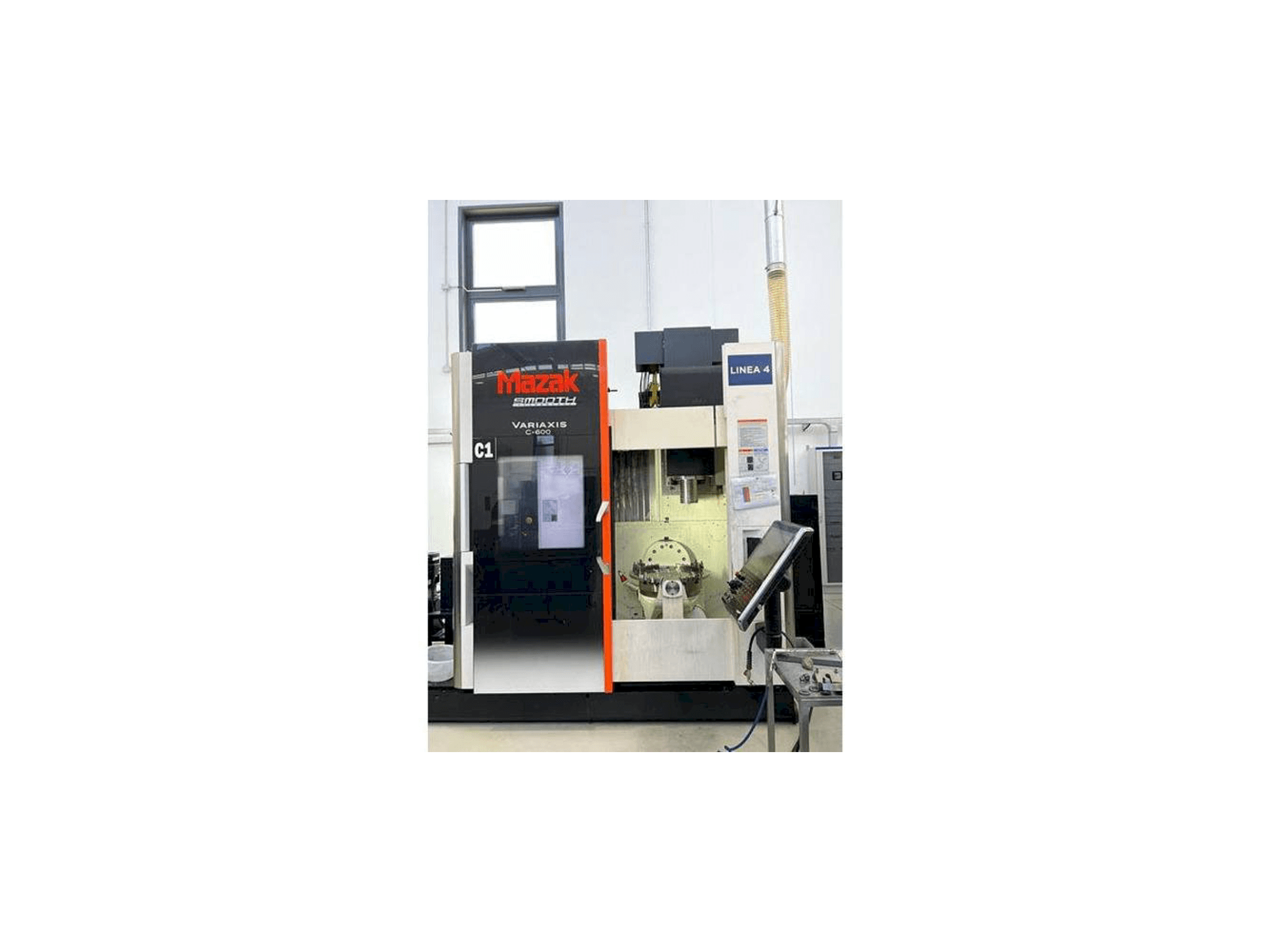 Vista Frontal da Mazak VARIAXIS C 600 máquina