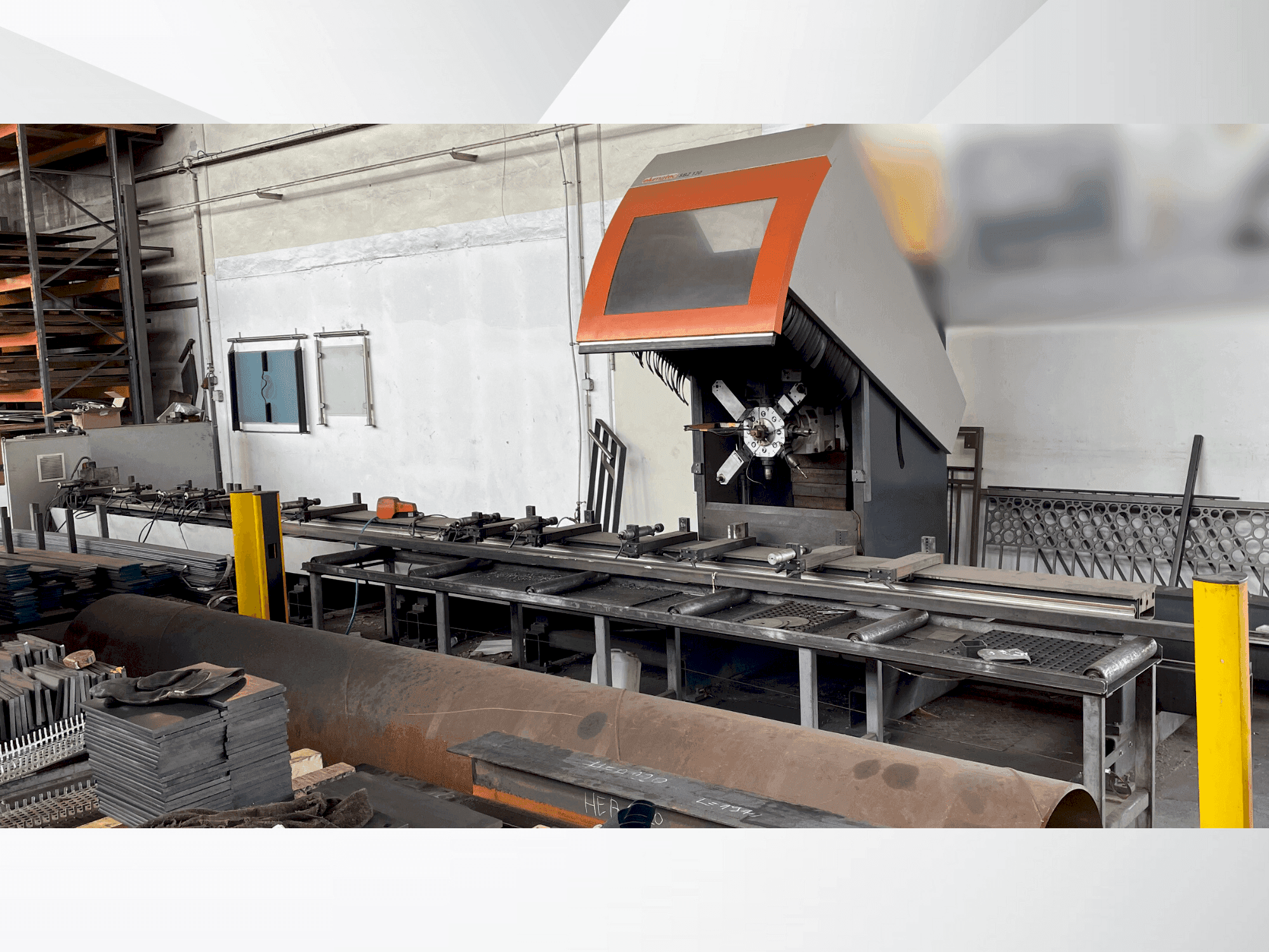 Vista Frontal da Elumatec SBZ 130 máquina