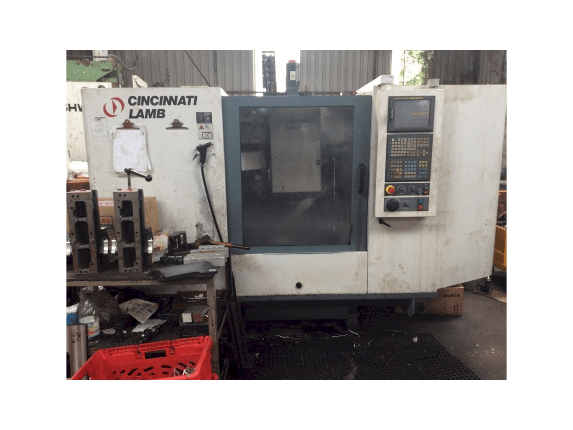 Vista Frontal da Cincinnati Lamb VCnC 760 máquina