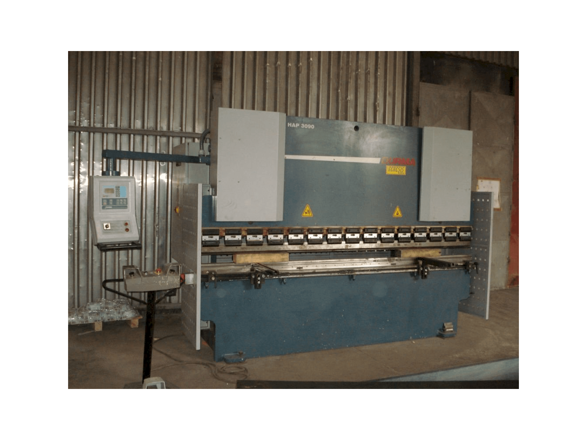 Vista Frontal da Durma HAP 3090 máquina