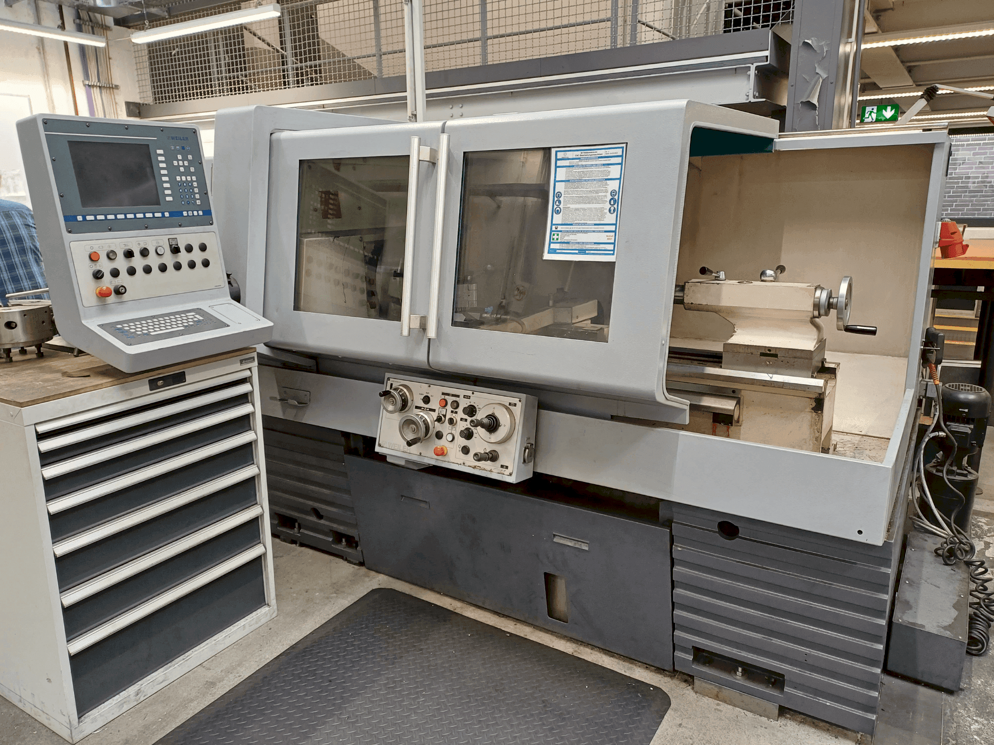 Vista Frontal da Weiler E40 máquina