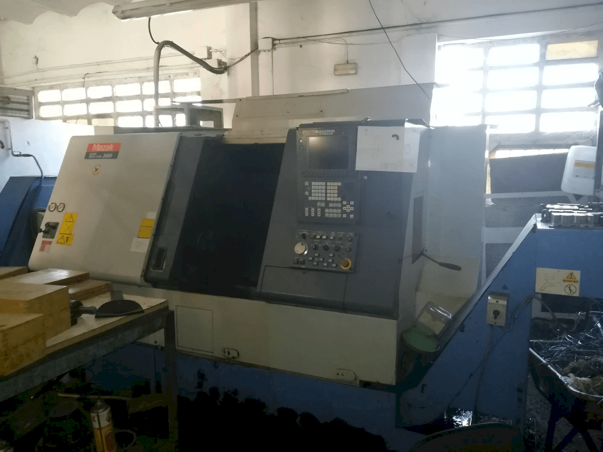 Vista Frontal da Mazak Super Quick Turn 200 máquina