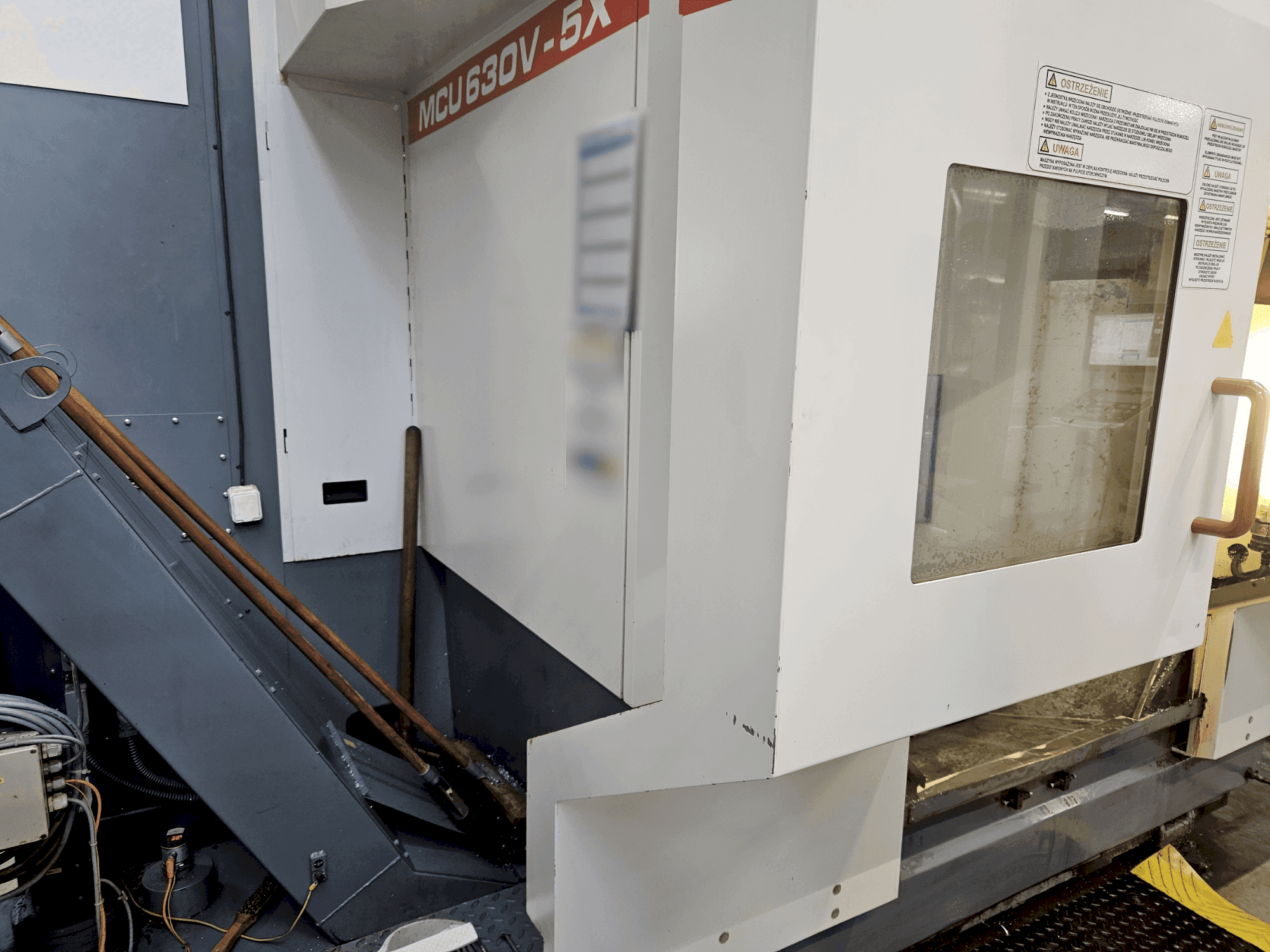 Vista Lateral da KOVOSVIT MAS MCU 630V-5X máquina