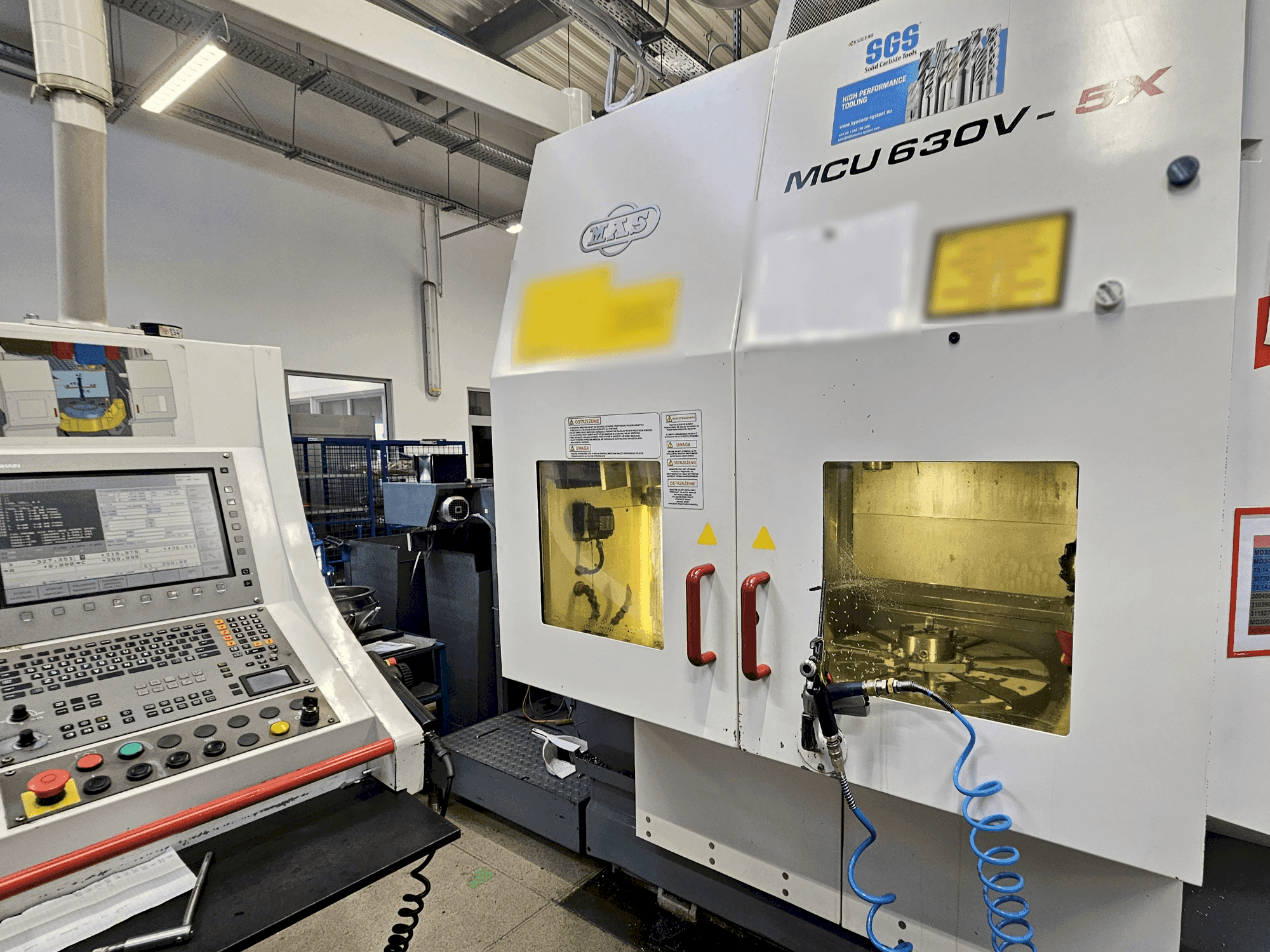 Vista Lateral da KOVOSVIT MAS MCU 630V-5X máquina