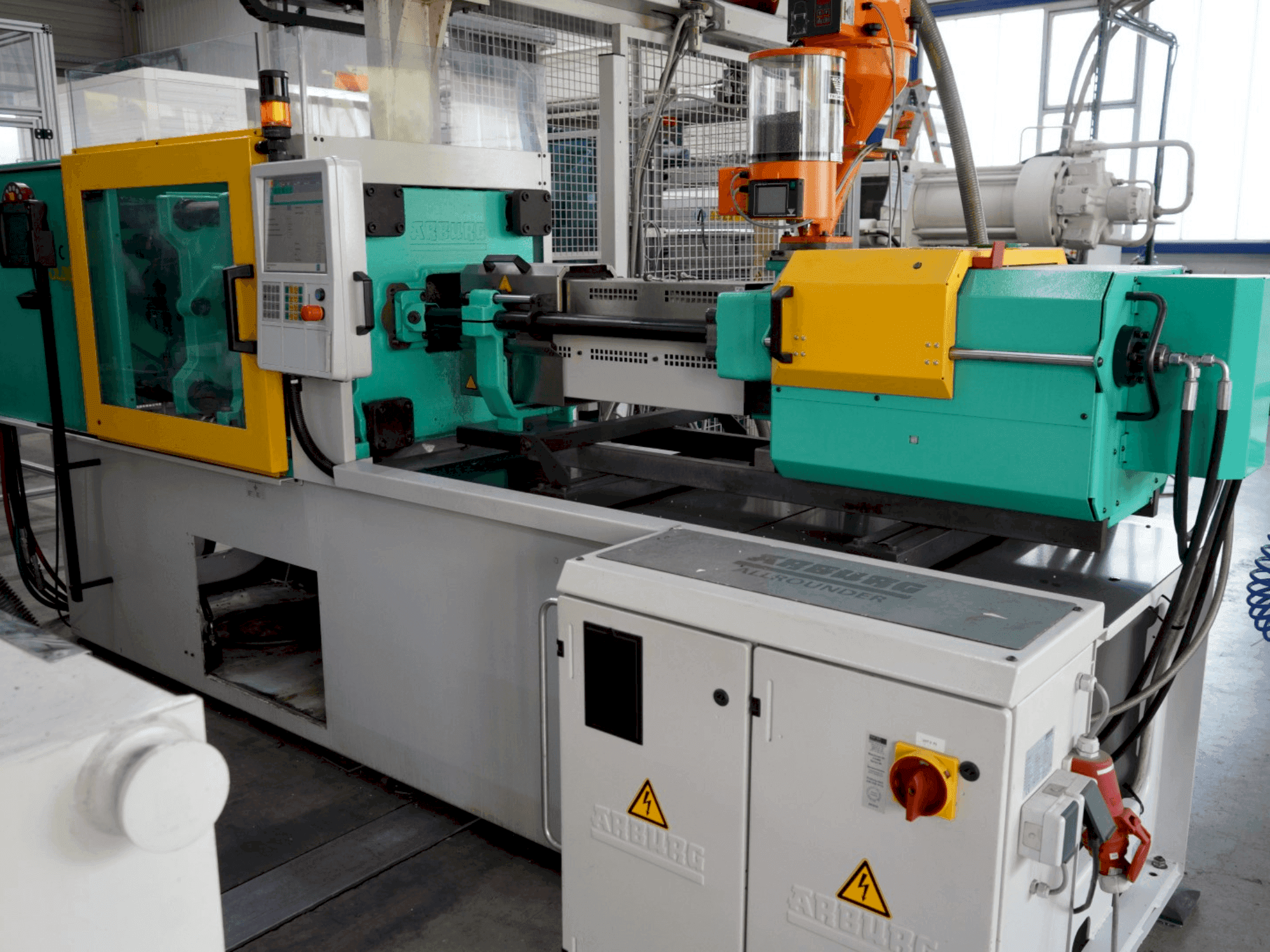 Vista Frontal da Arburg 470C 1500-400 máquina