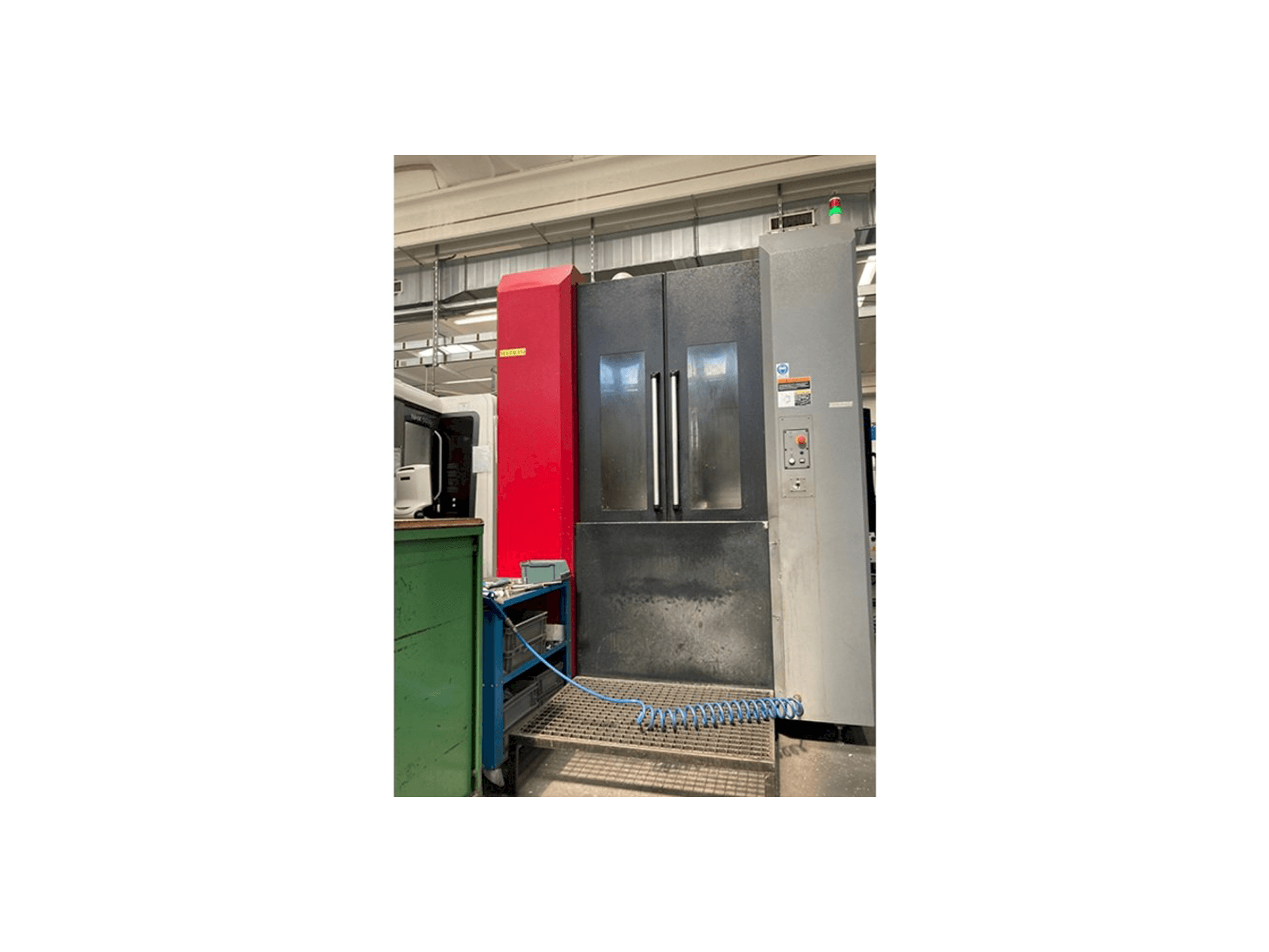 Vista Frontal da OKK HMC 500 máquina