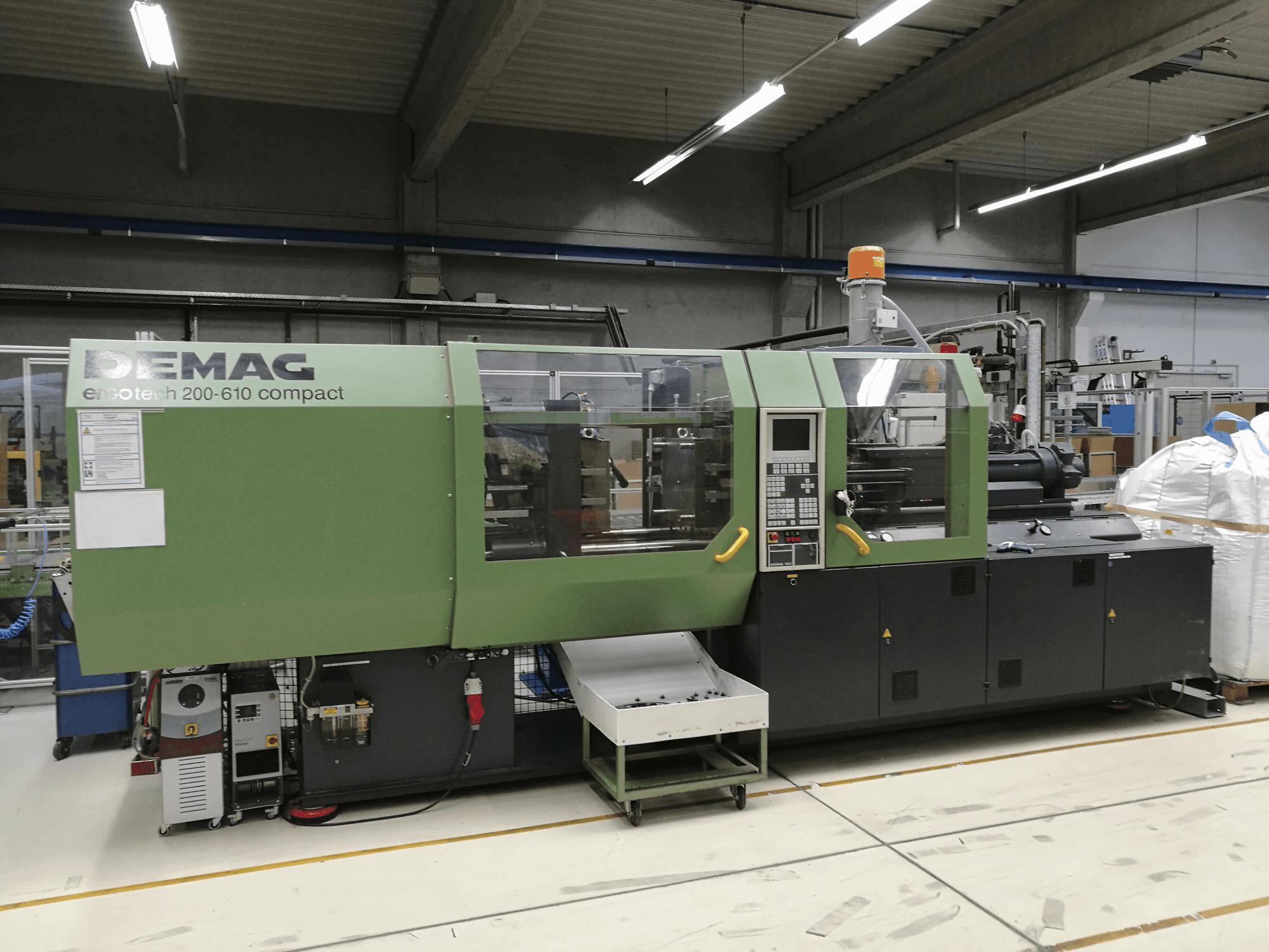 Vista Esquerda da DEMAG Ergotech 200-610 NC máquina