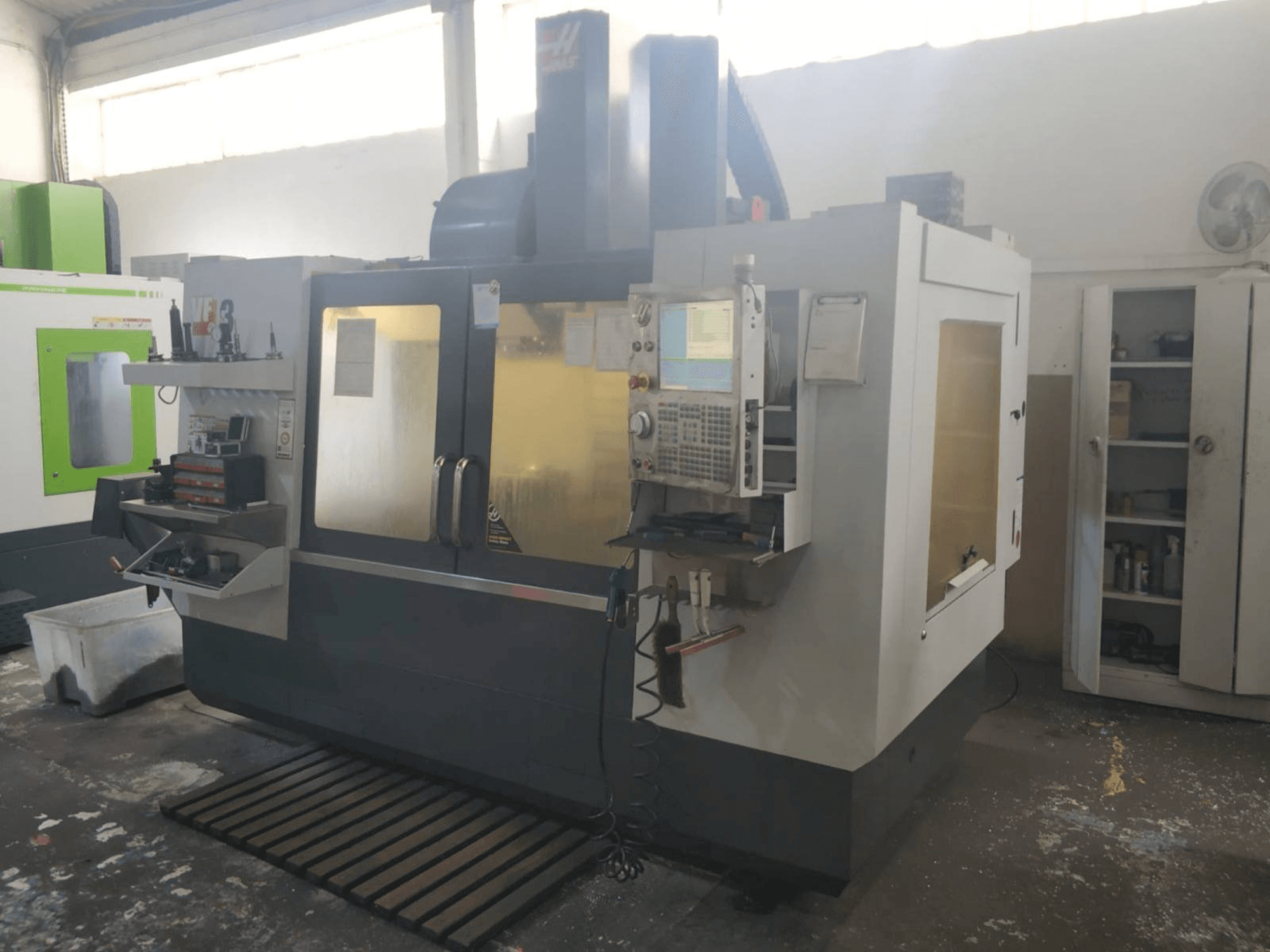Vista Frontal da HAAS VF-3 máquina