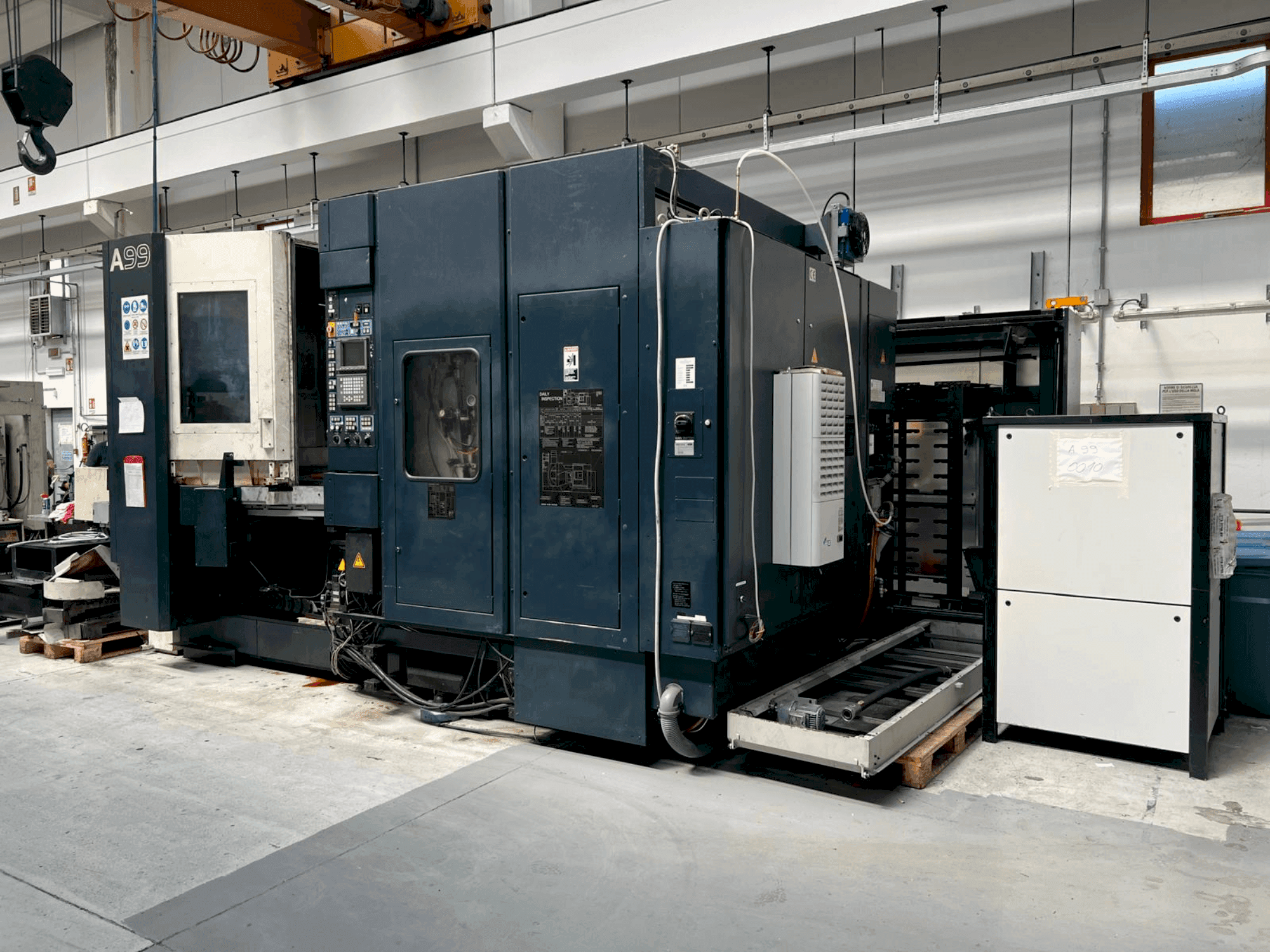 Vista Frontal da Makino A99-A132 máquina