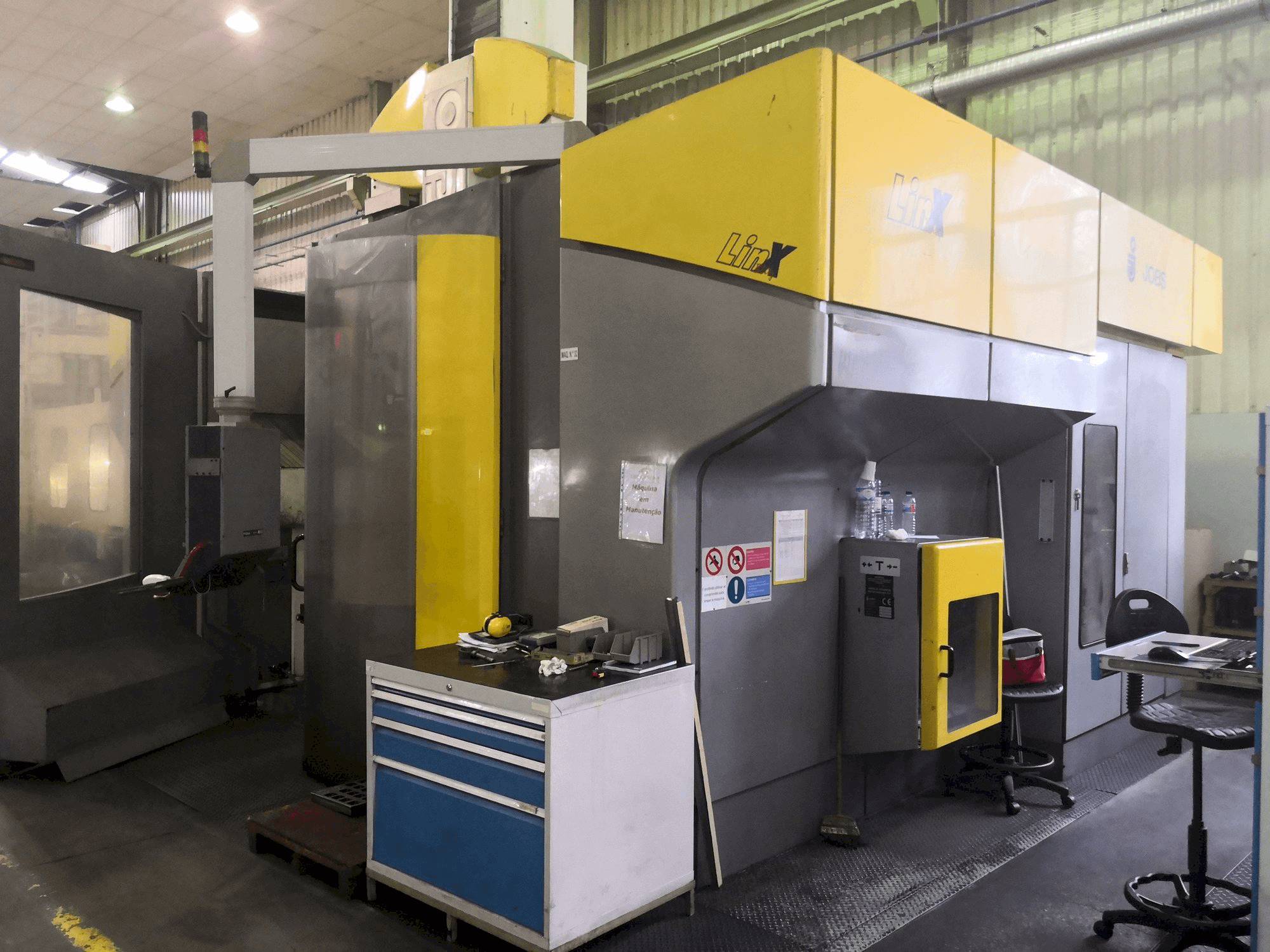 Vista Frontal da JOBS Linx blitz HSK A máquina