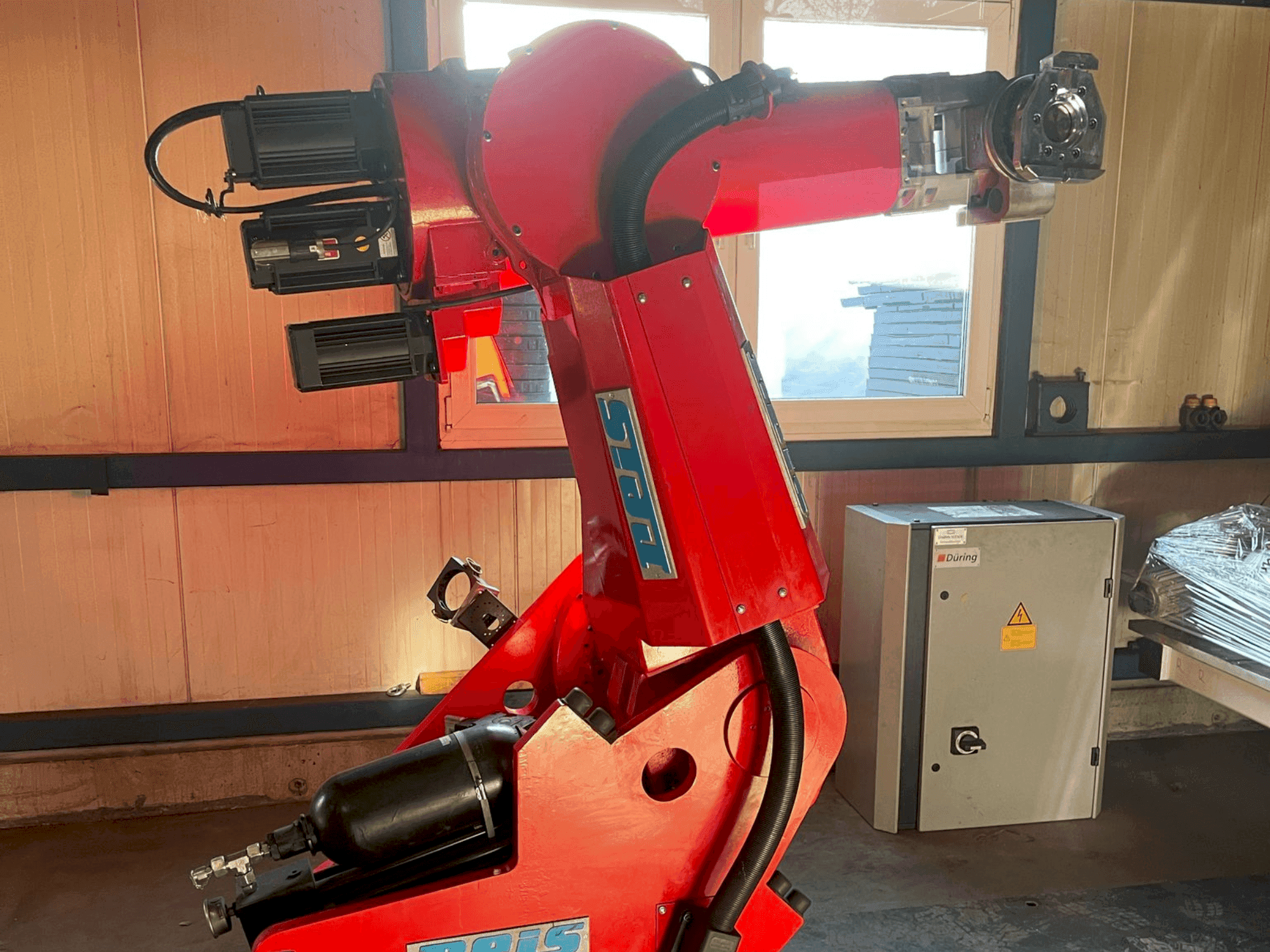 Vista Frontal da Reis SRV 130 máquina