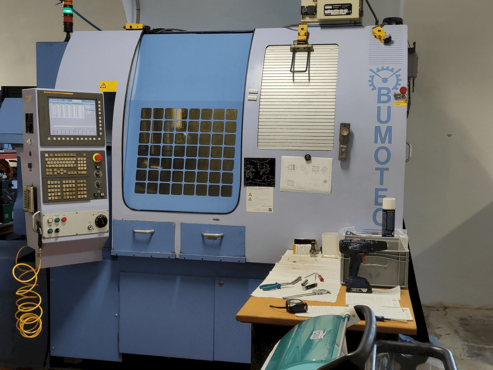 Vista Frontal da Bumotec S-192FT máquina