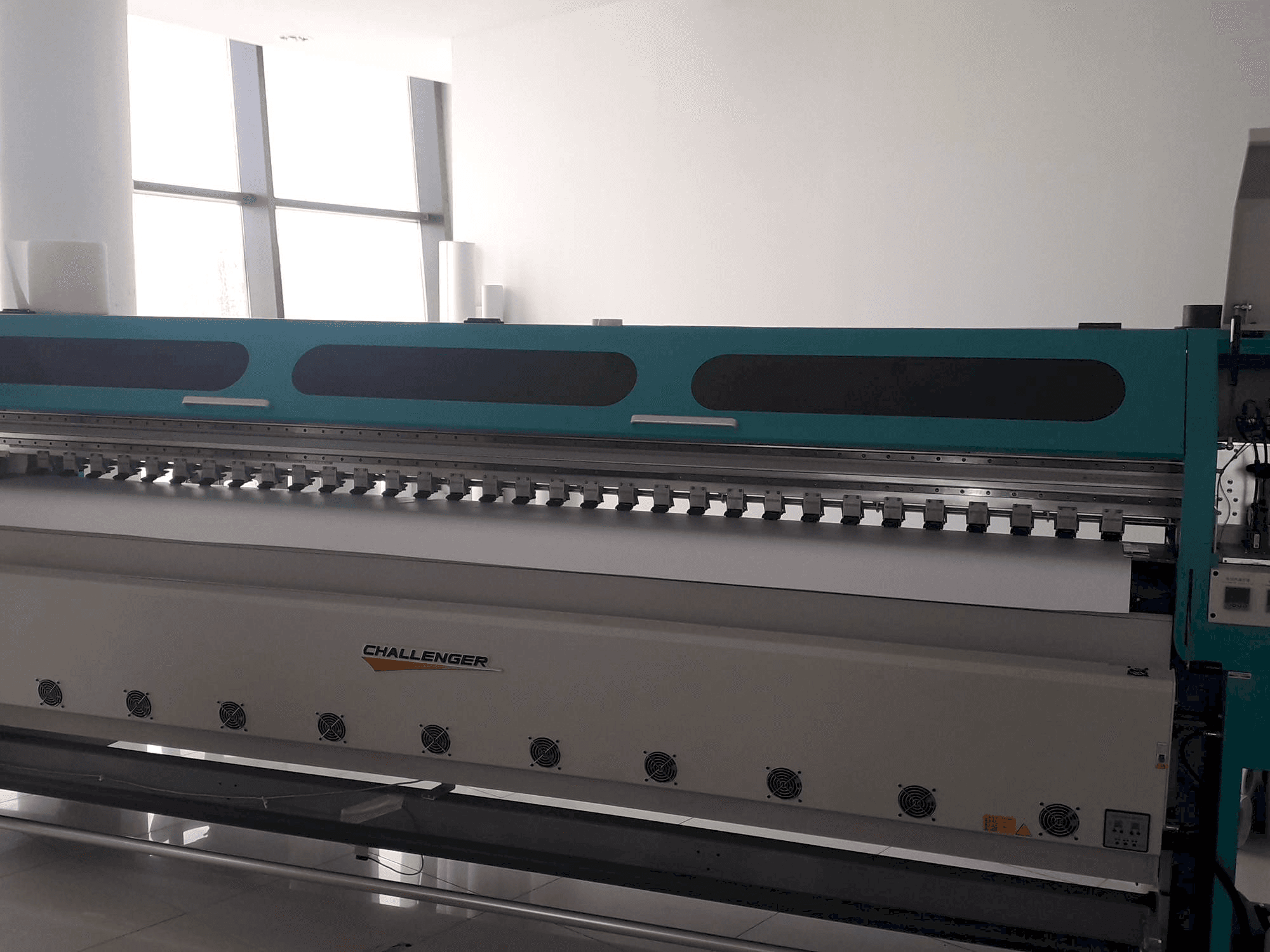 Vista Frontal da Challenger FY-3200AT Plus-H4 máquina