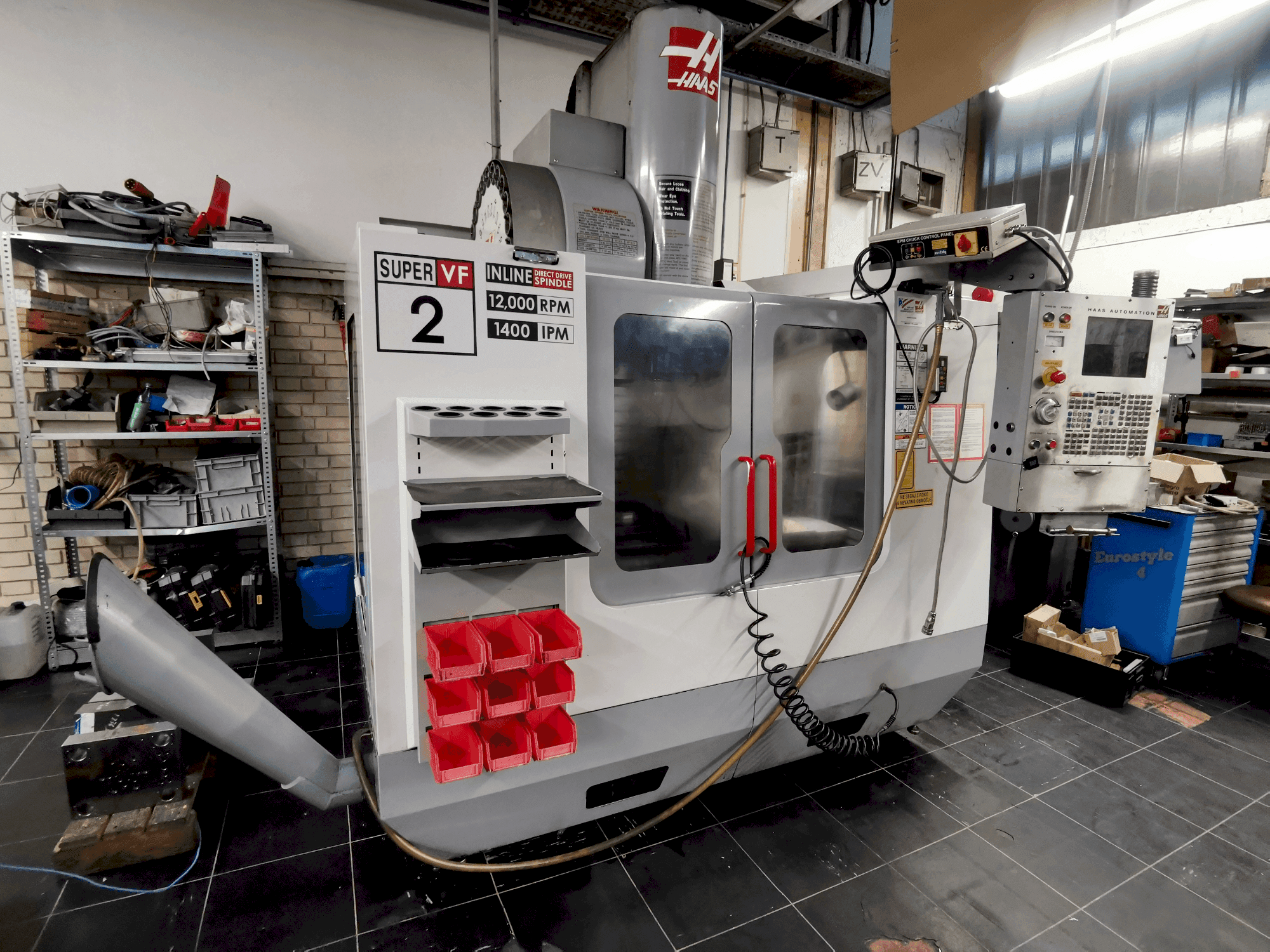 Vista Frontal da HAAS VF-2 SSHE máquina