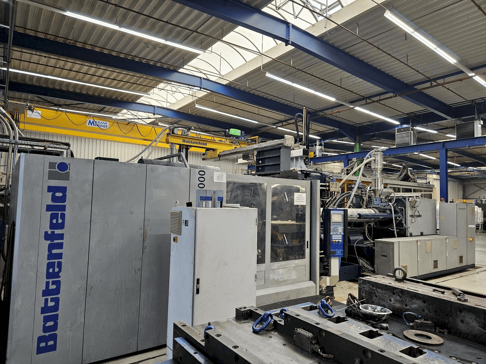 Vista Frontal da Battenfeld HM 10000 máquina
