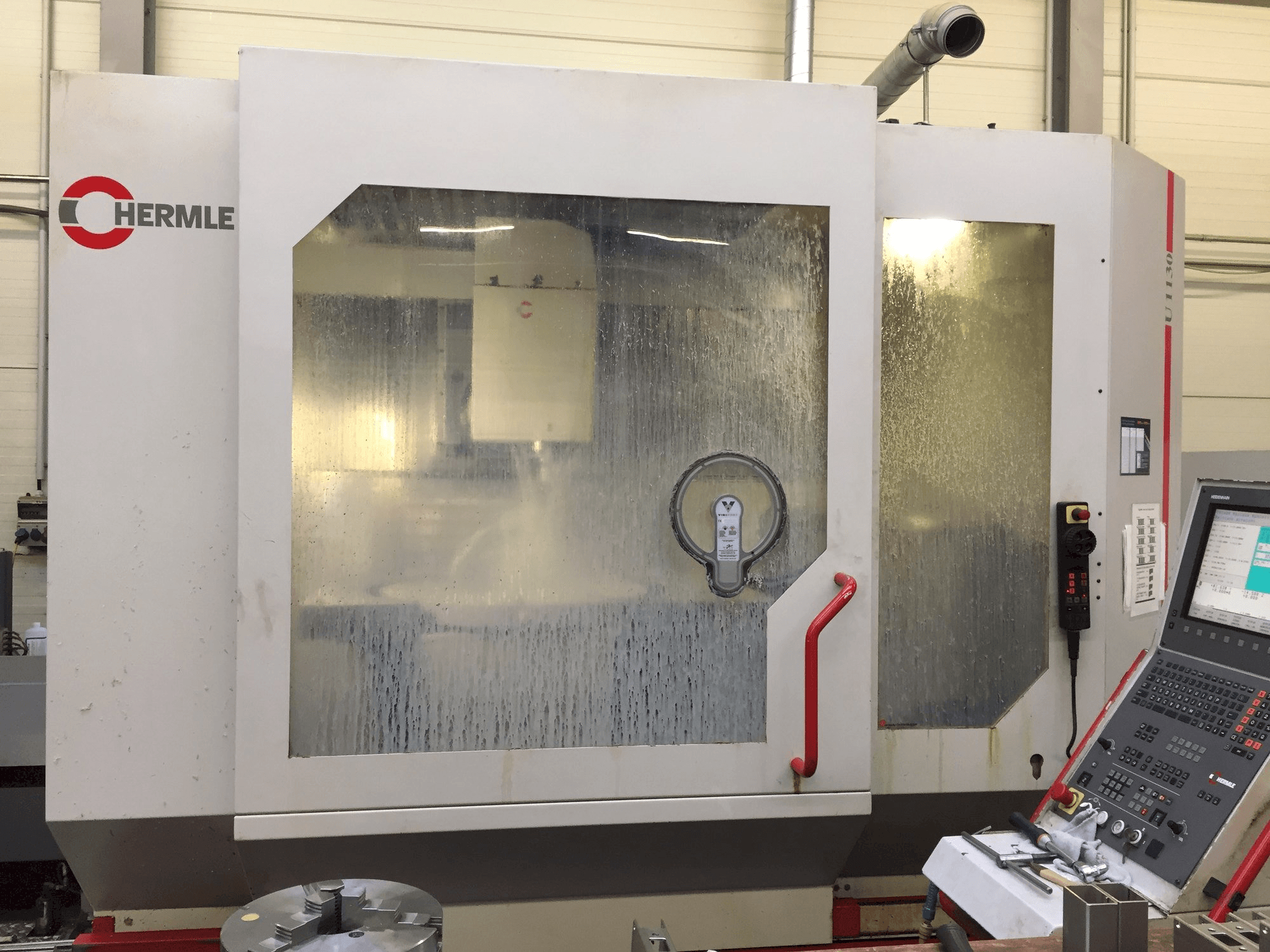 Vista Frontal da HERMLE U1130 máquina