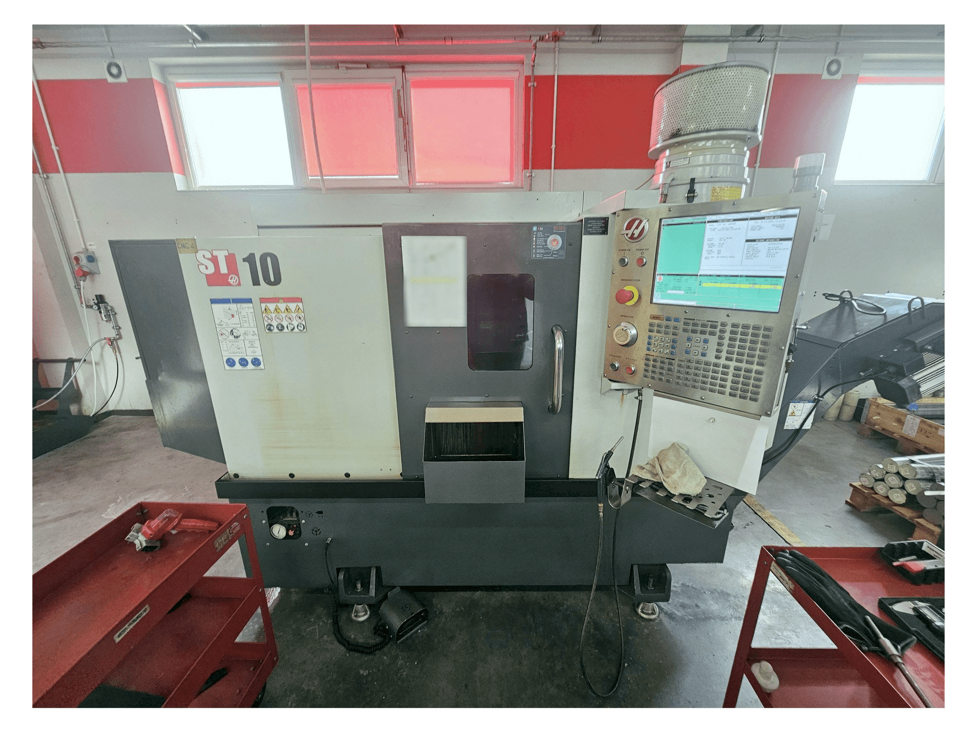 Vista Frontal da HAAS ST-10 máquina
