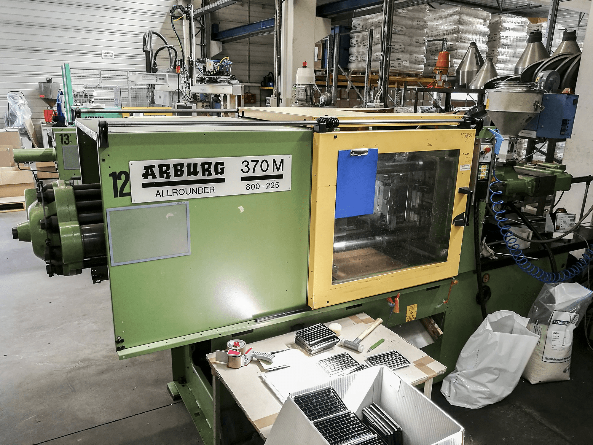 Vista Frontal da Arburg 370M 800-225 máquina