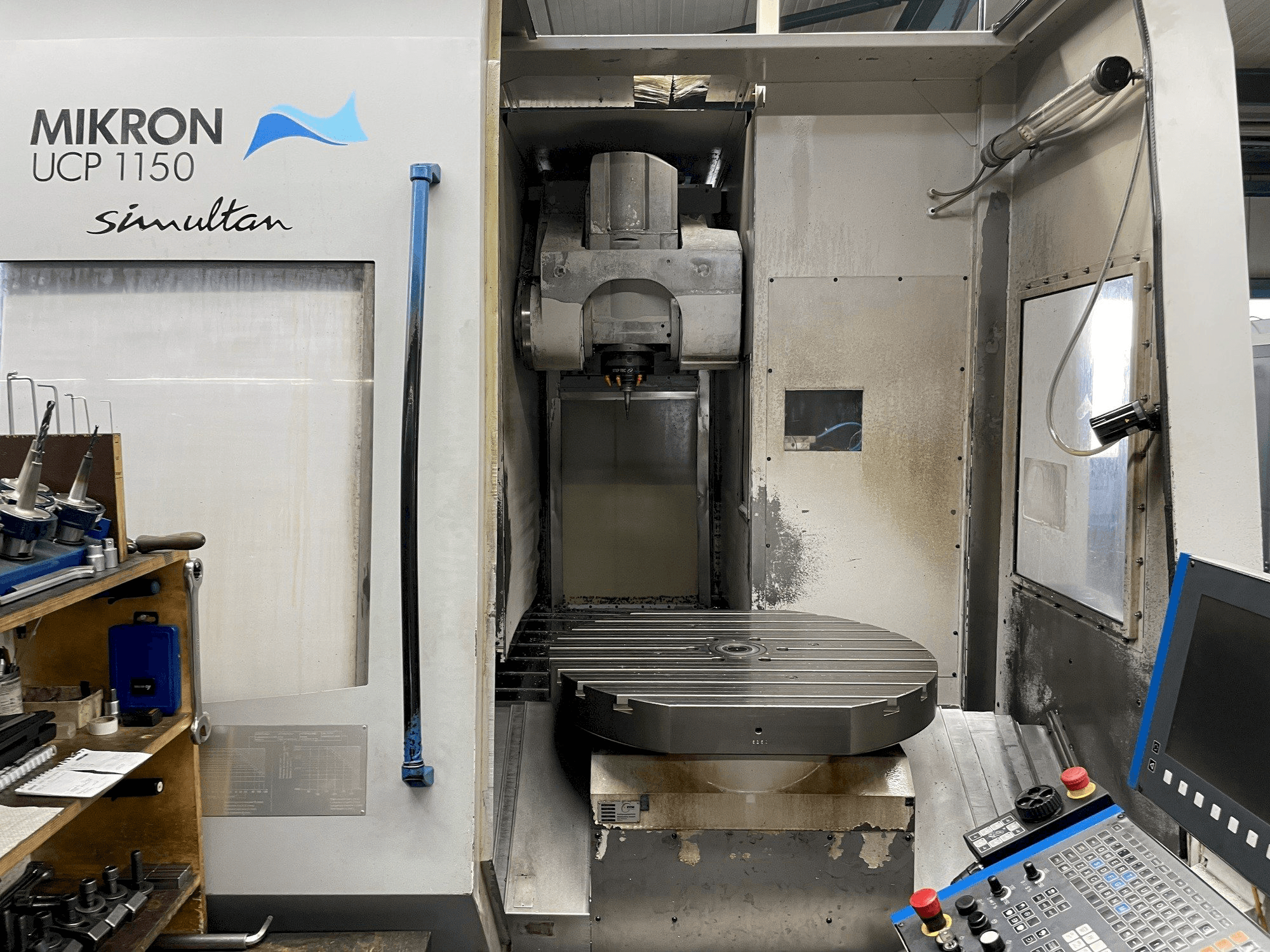 Vista Frontal da MIKRON UCP 1150 SIMULTAN máquina