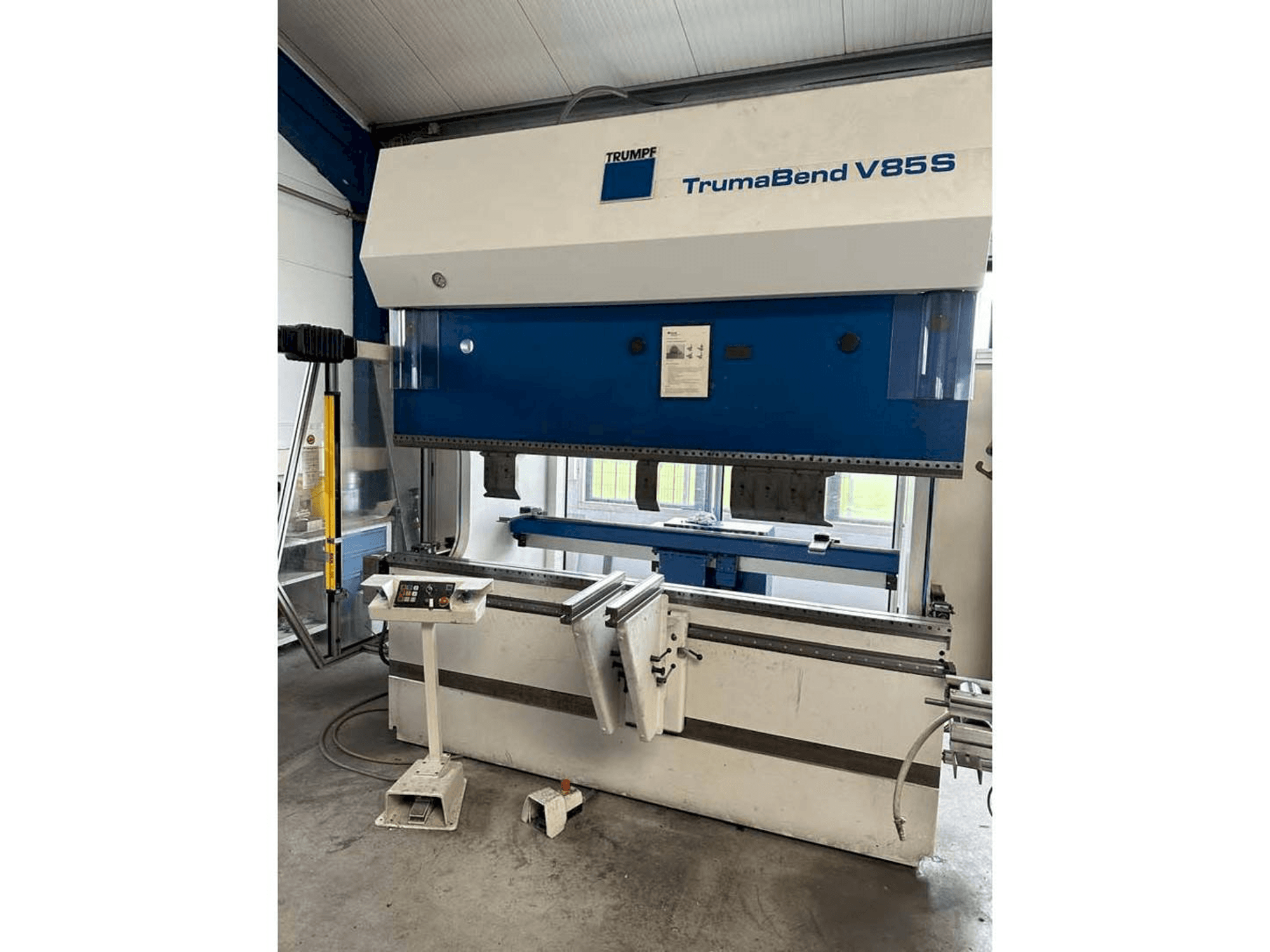 Vista Frontal da Trumpf TrumaBend V85S máquina